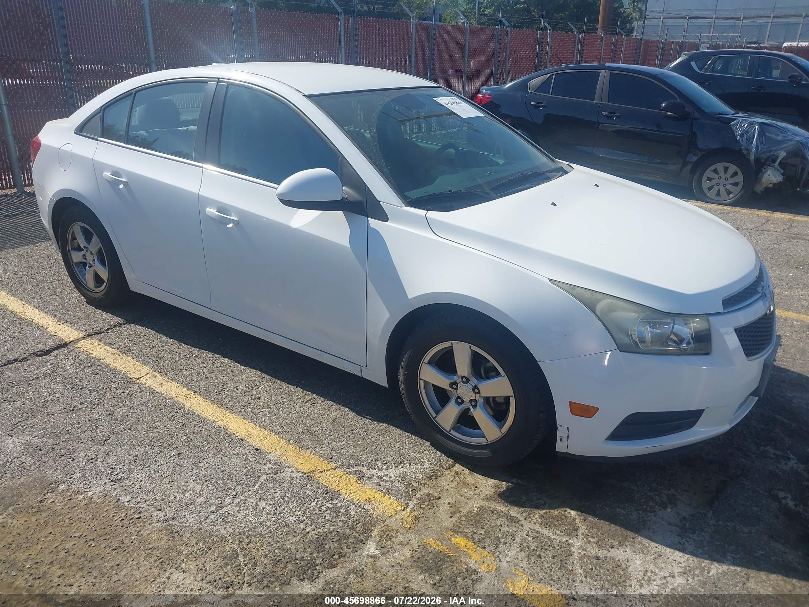 2014 Chevrolet Cruze 1LT, VIN 1G1PC5SB4E7250298 — Normal wear