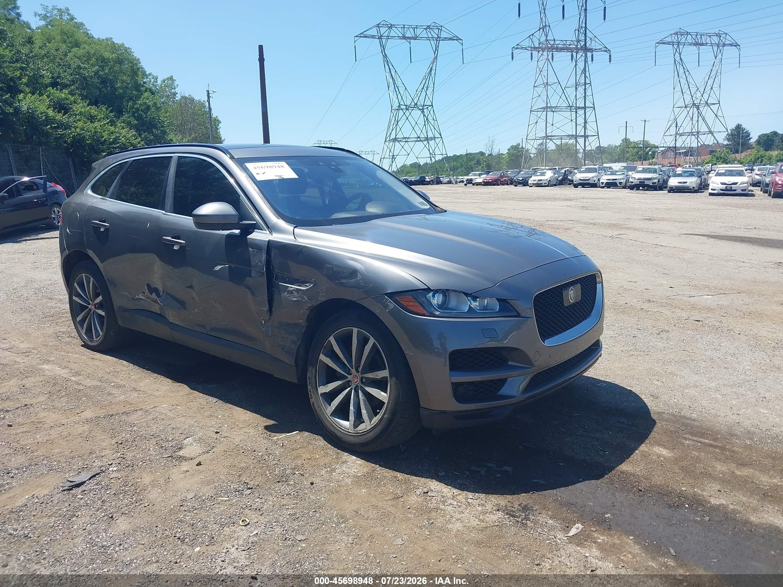 2019 Jaguar F-Pace 25t Prestige, VIN SADCK2FX4KA397138 — Side