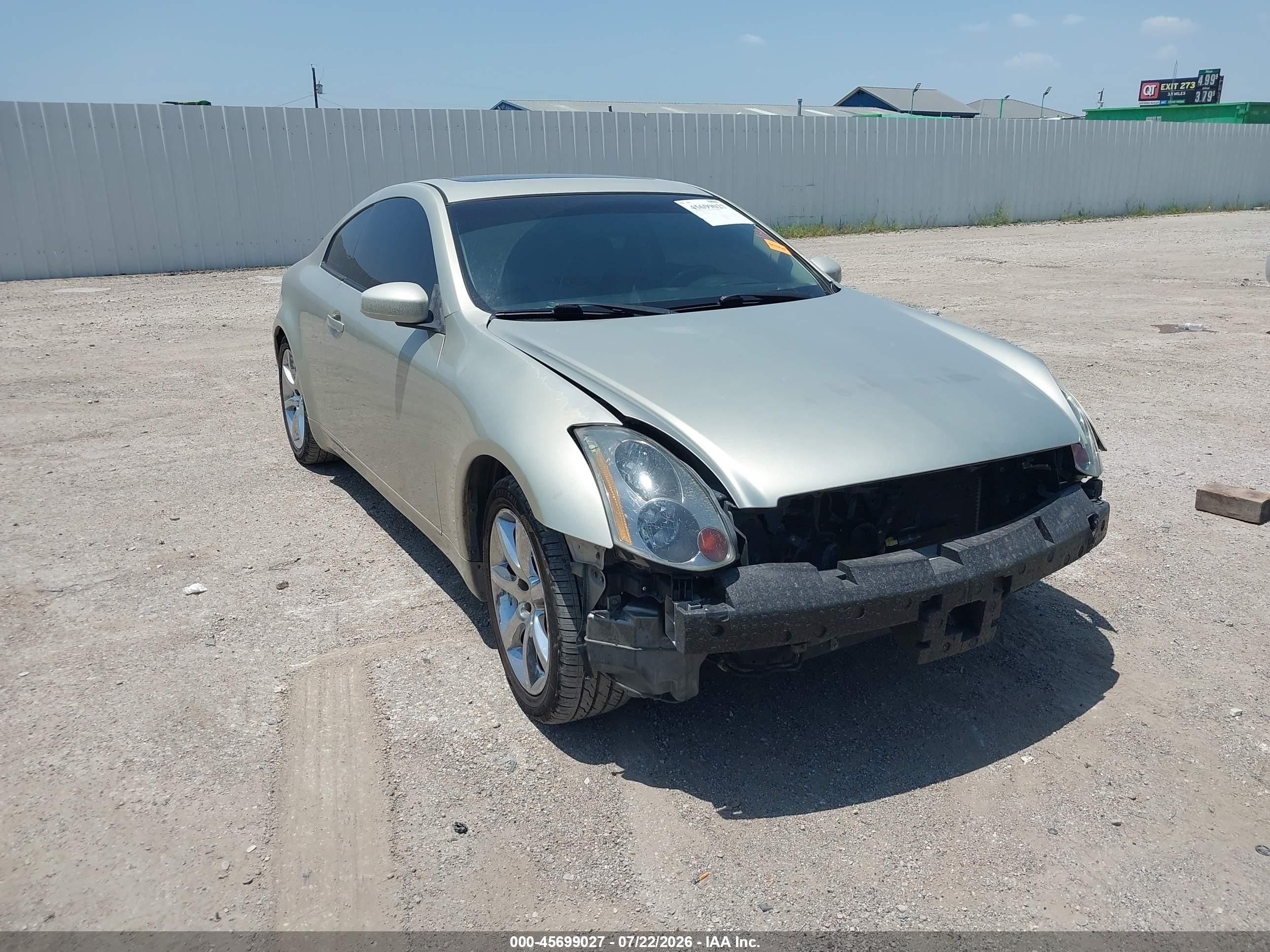 2005 Infiniti G35, VIN JNKCV54E25M406054 — Front end