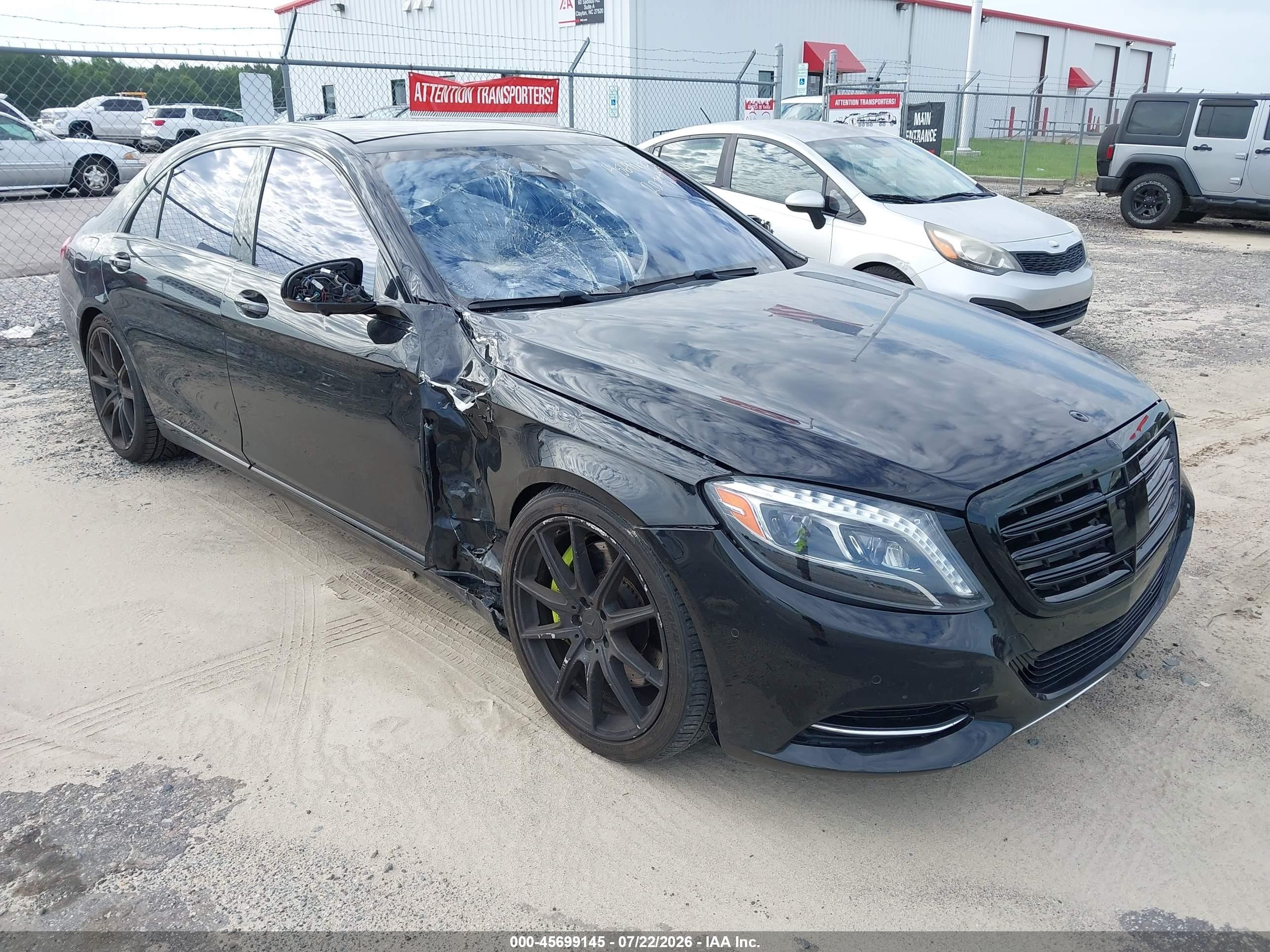 2016 Mercedes-Benz S 550, VIN WDDUG8FB2GA210873 — Front end