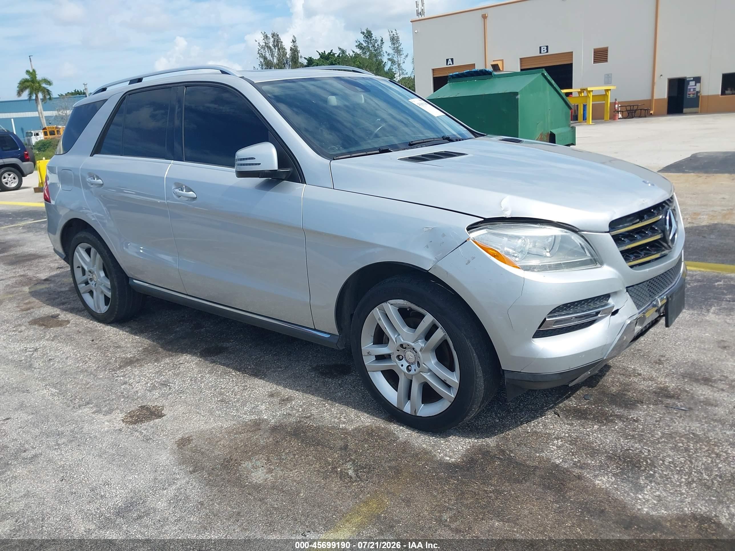 2014 Mercedes-Benz M 350, VIN 4JGDA5JB5EA298439 — Front end