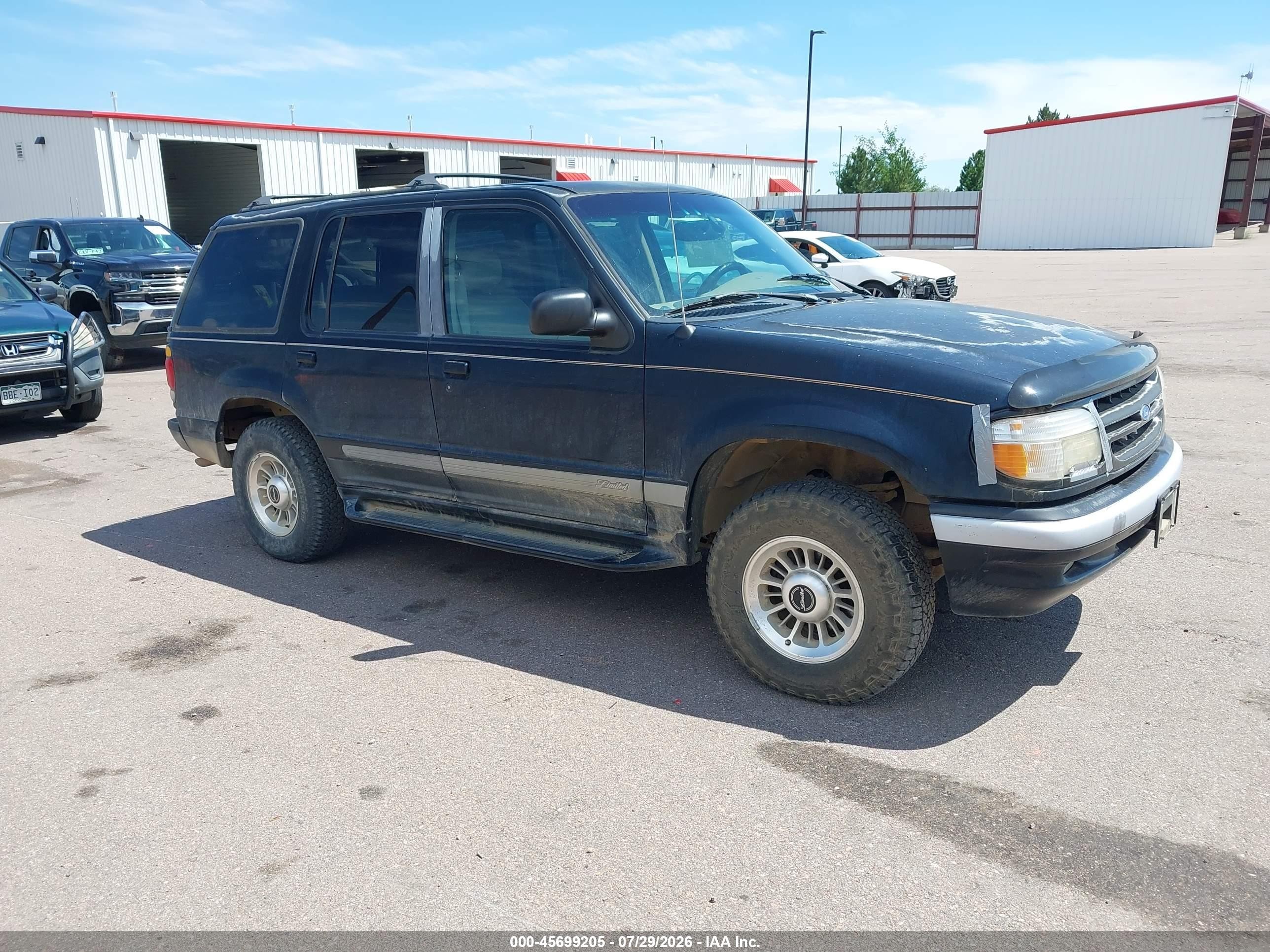 1997 Ford Explorer XL, VIN 1FMDU32E4VZC00085 — Front end
