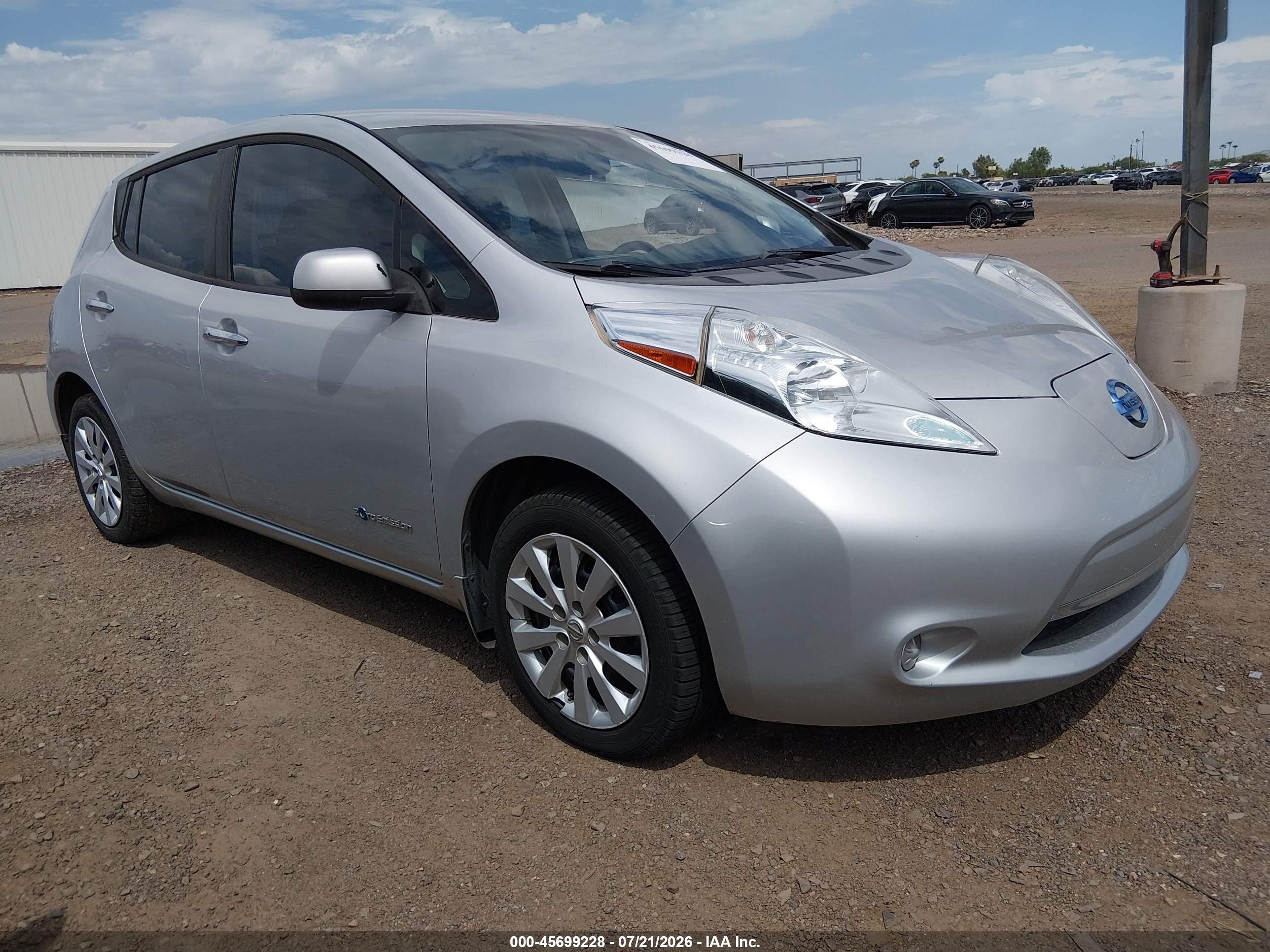 2017 Nissan LEAF S, VIN 1N4BZ0CP0HC306252 — Normal wear