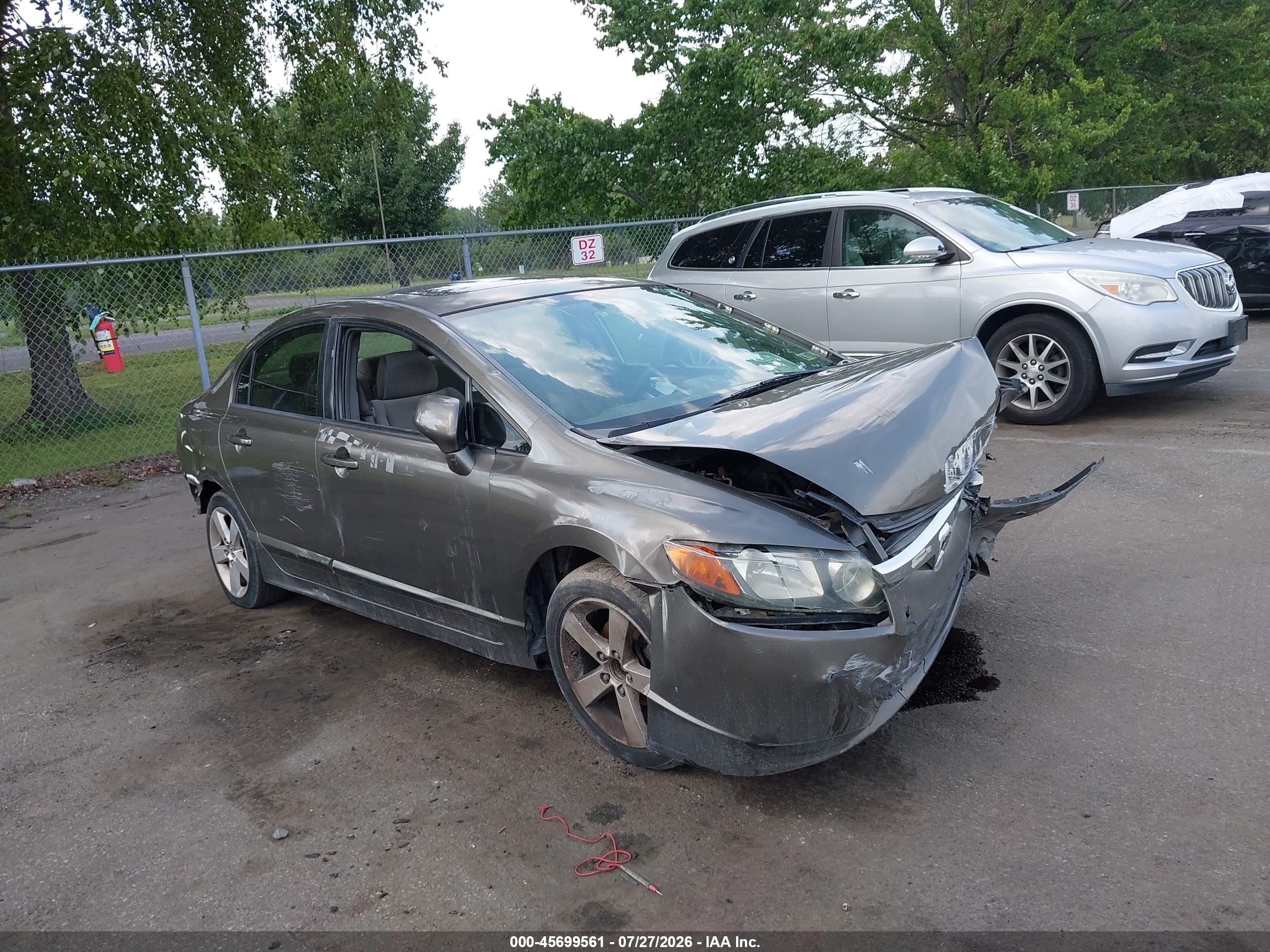 2008 Honda Civic EX, VIN 2HGFA16808H309891 — Front end