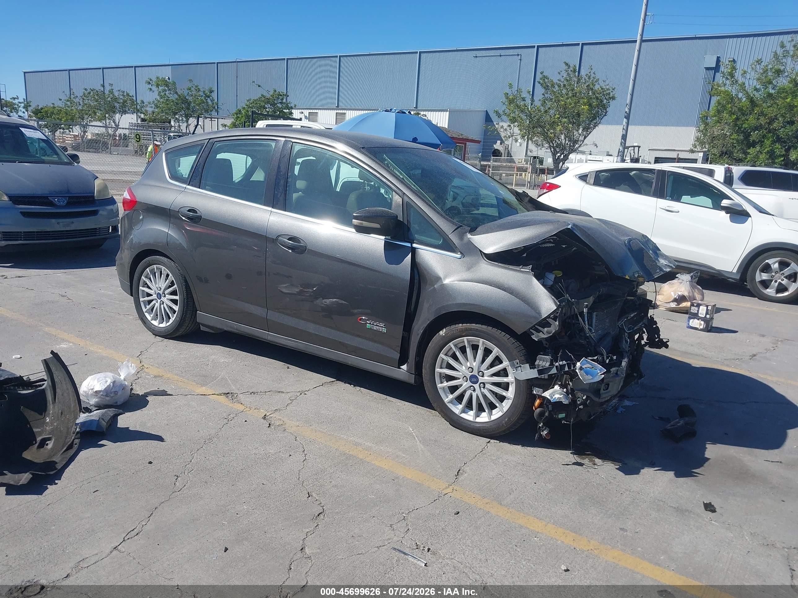 2015 Ford C-Max SEL, VIN 1FADP5CU8FL110901 — Front end