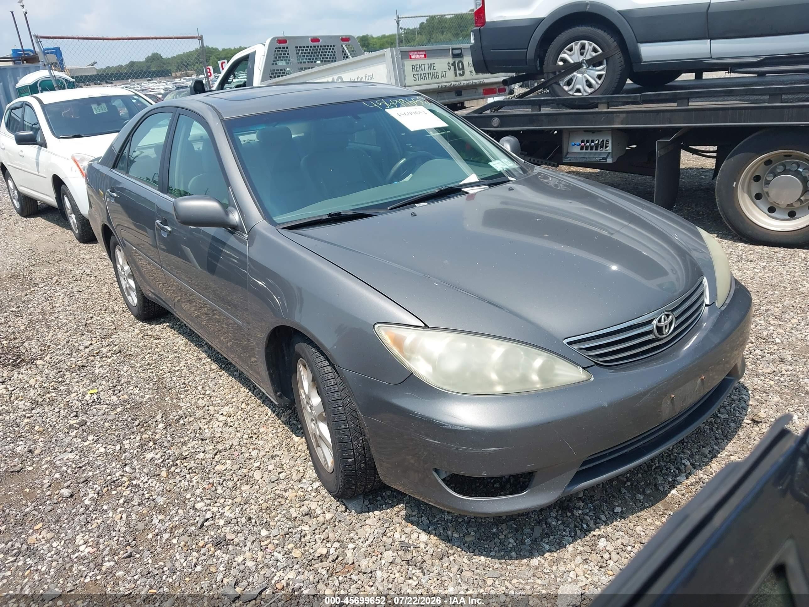 2006 Toyota Camry XLE, VIN 4T1BF30K56U632838 — Normal wear