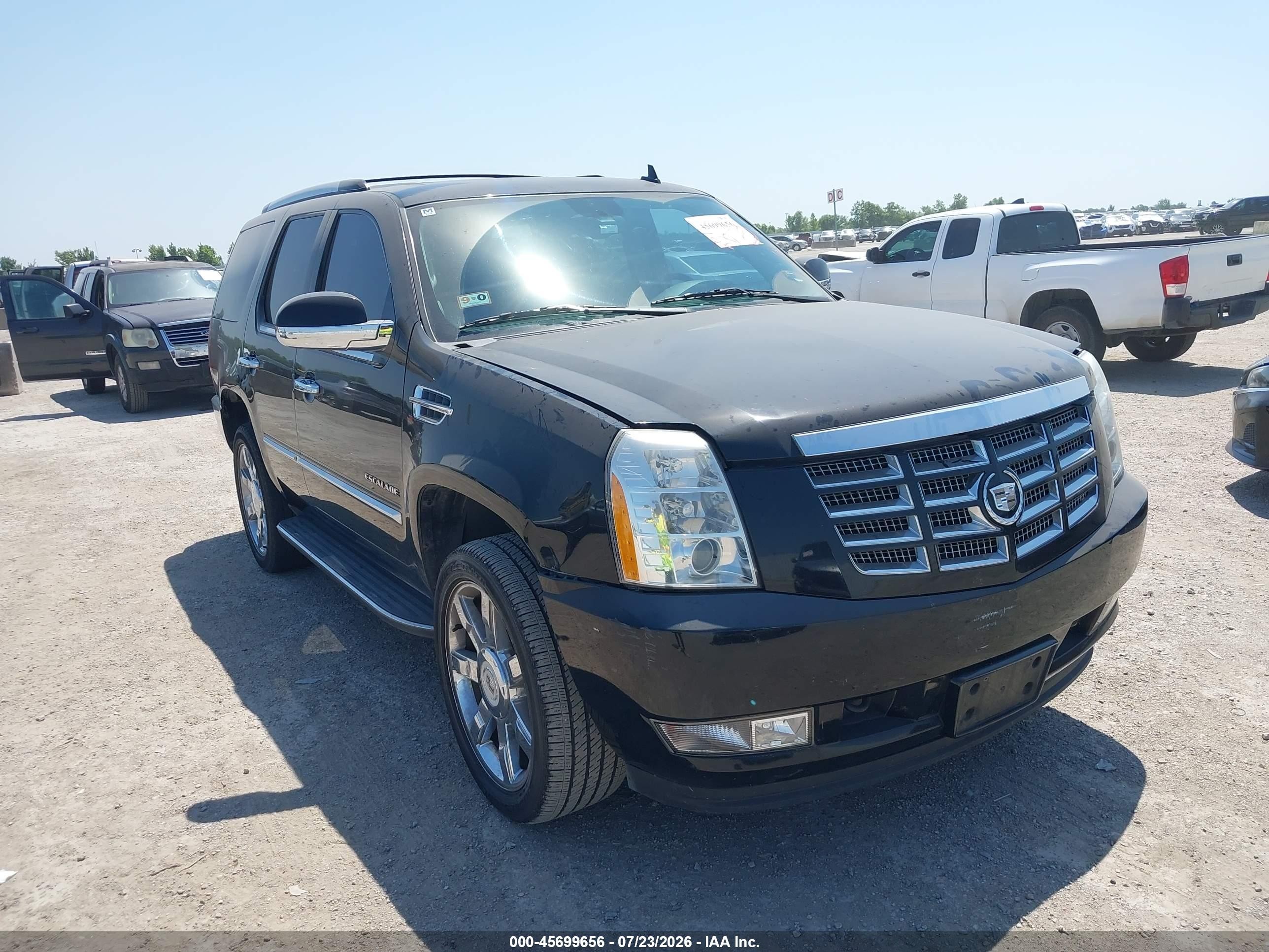 2011 Cadillac Escalade Luxury, VIN 1GYS3BEFXBR100382 — Normal wear