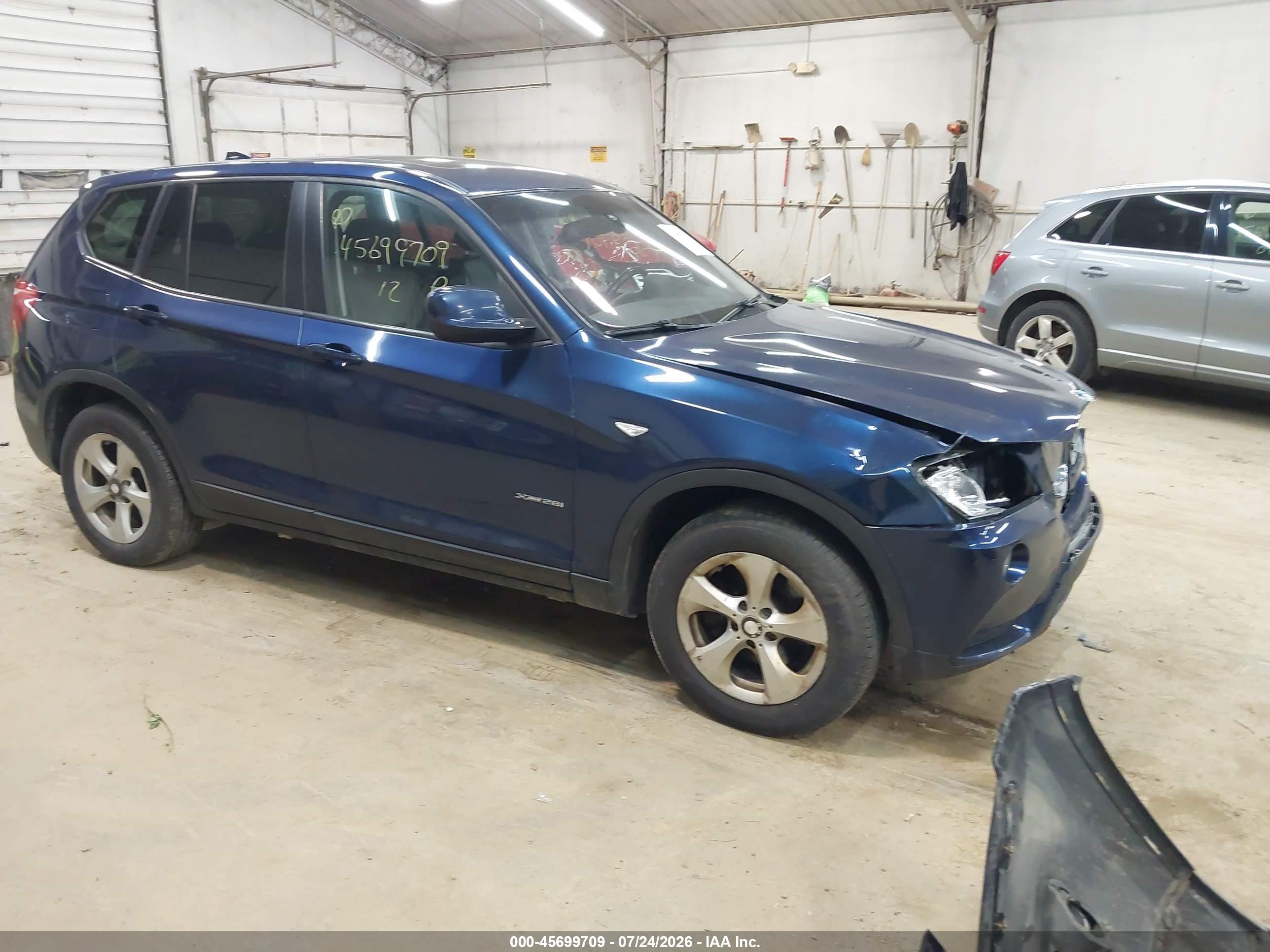2012 BMW X3 28i, VIN 5UXWX5C52CL724896 — Перед
