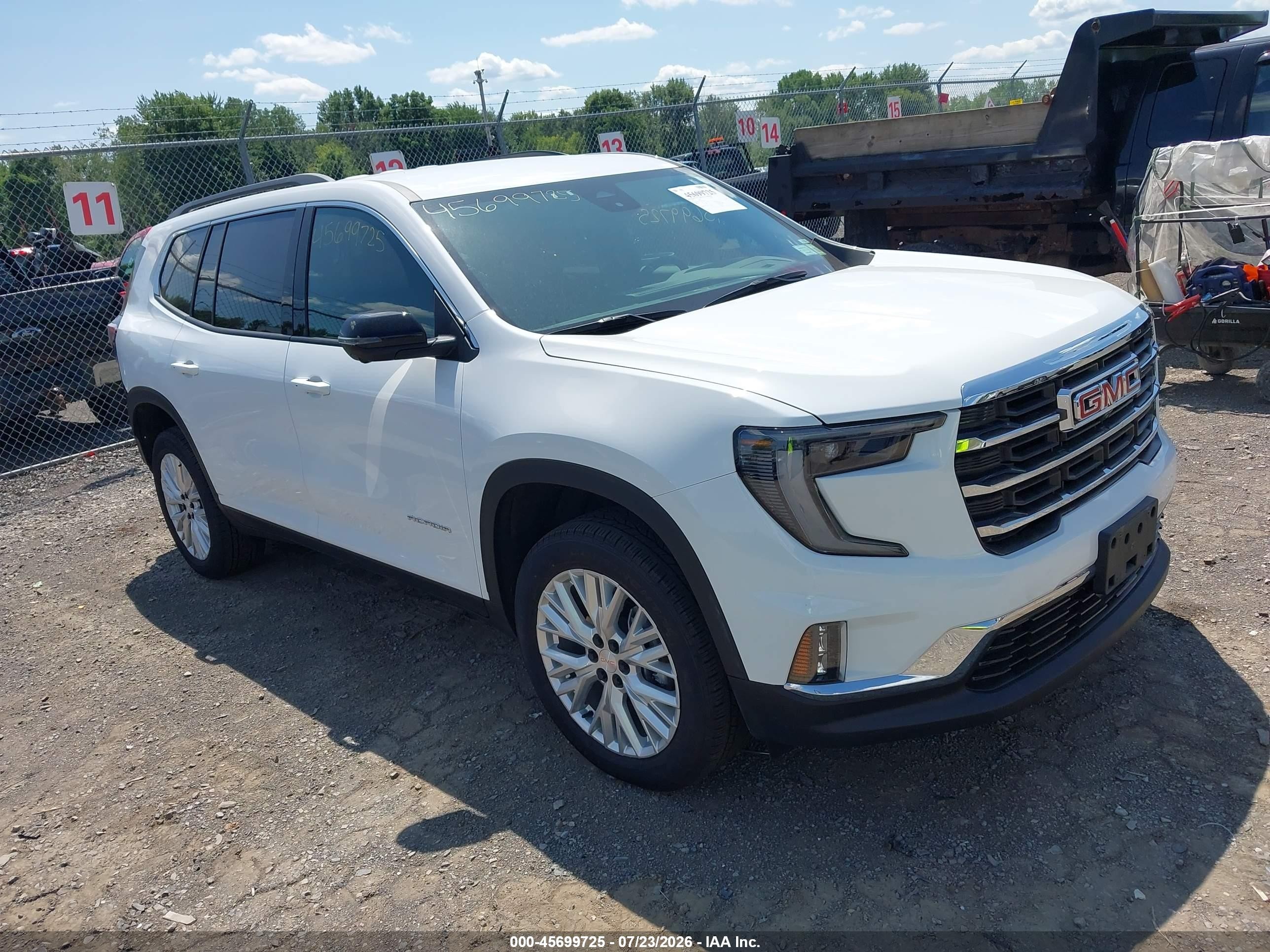 2025 GMC Acadia AWD Elevation, VIN 1GKENNRS7SJ175405 — Зад