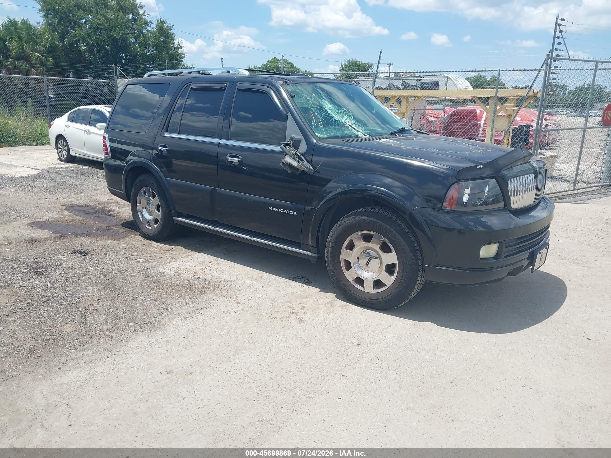 2006 Lincoln Navigator Luxury, VIN 5LMFU27566LJ06920 — Перед
