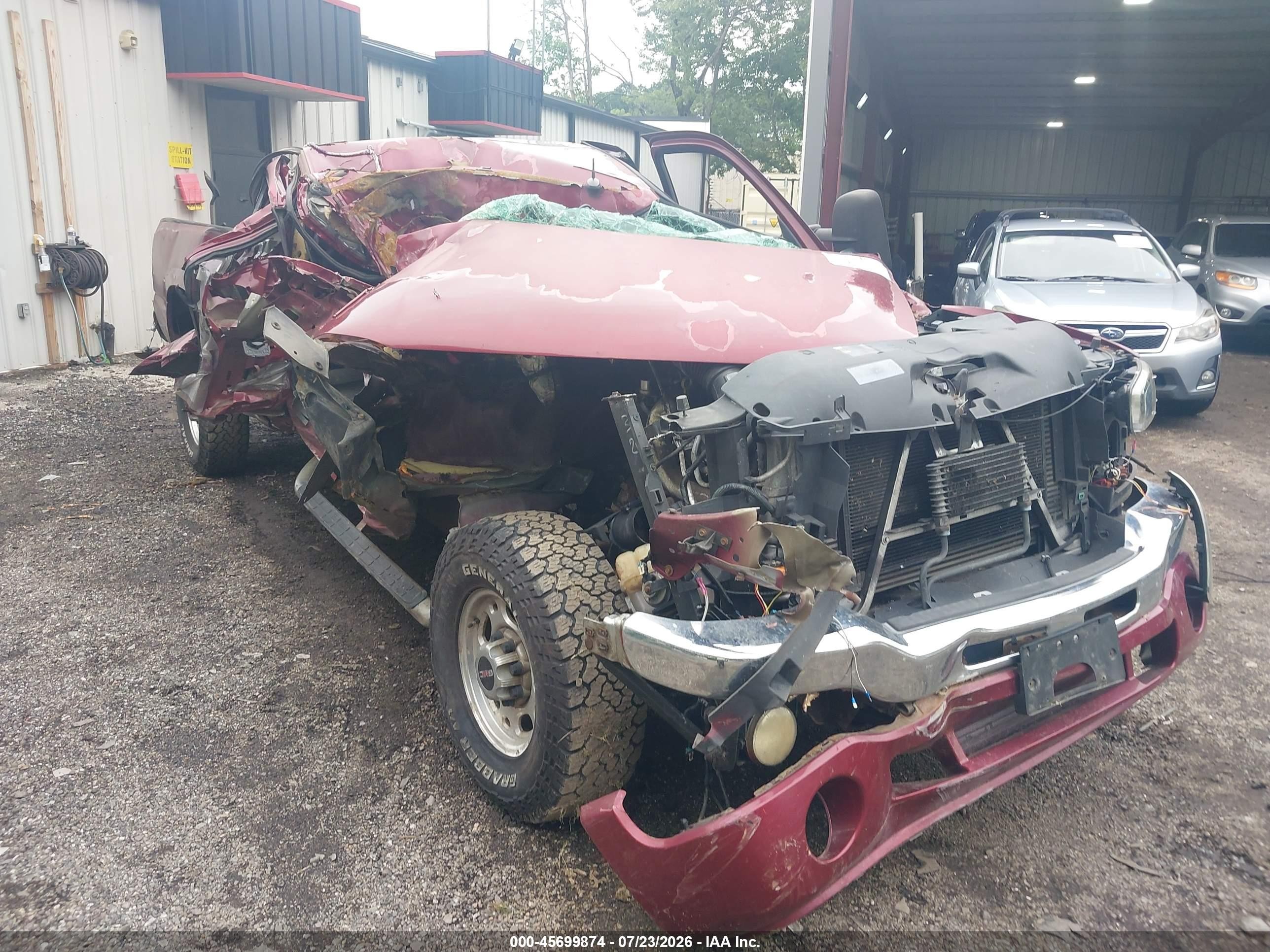 2005 GMC Sierra 2500HD SLE, VIN 1GTHC29235E111467 — Rollover