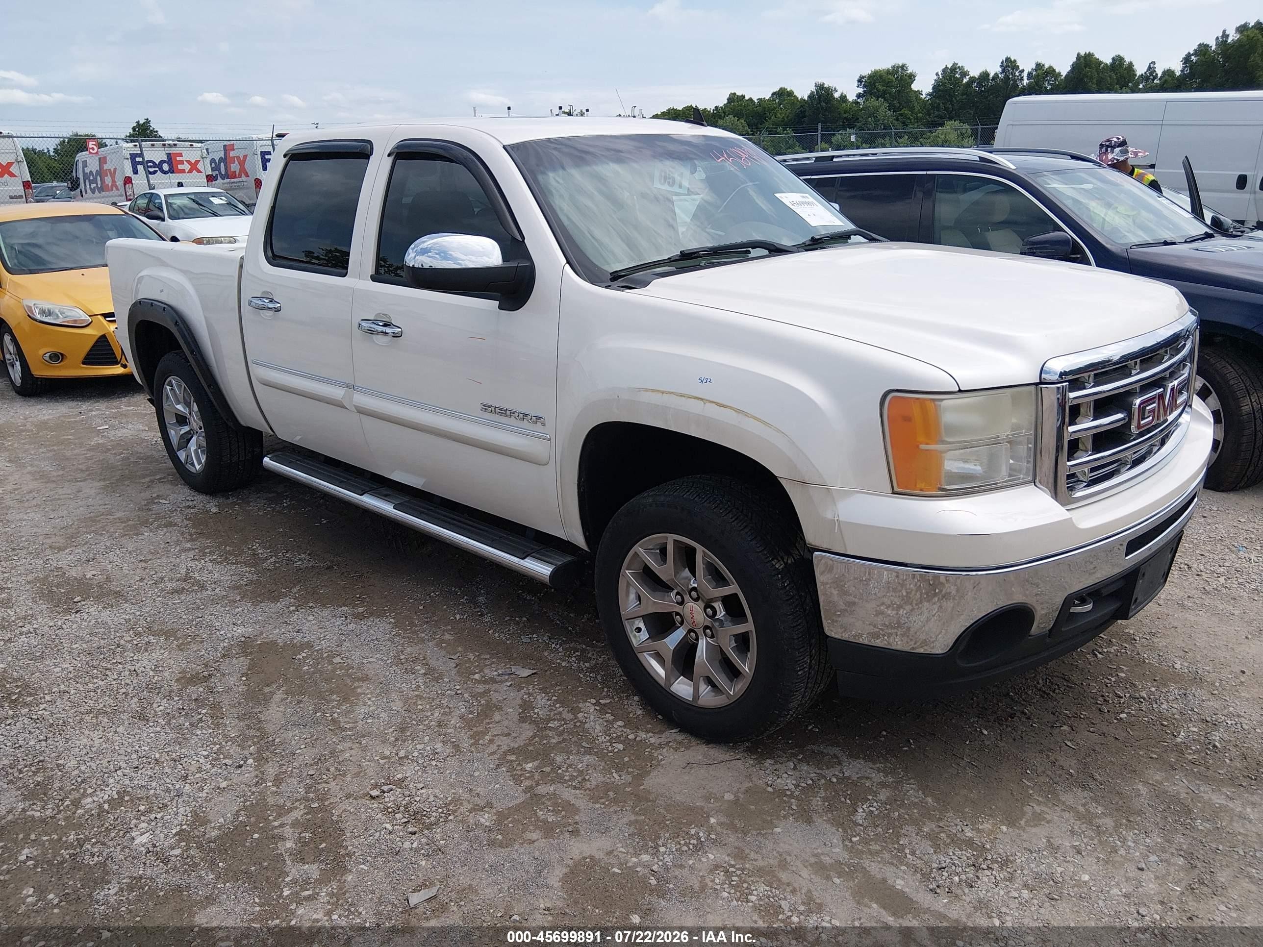 2011 GMC Sierra 1500 SLT, VIN 3GTP2WE31BG151877 — Rear end