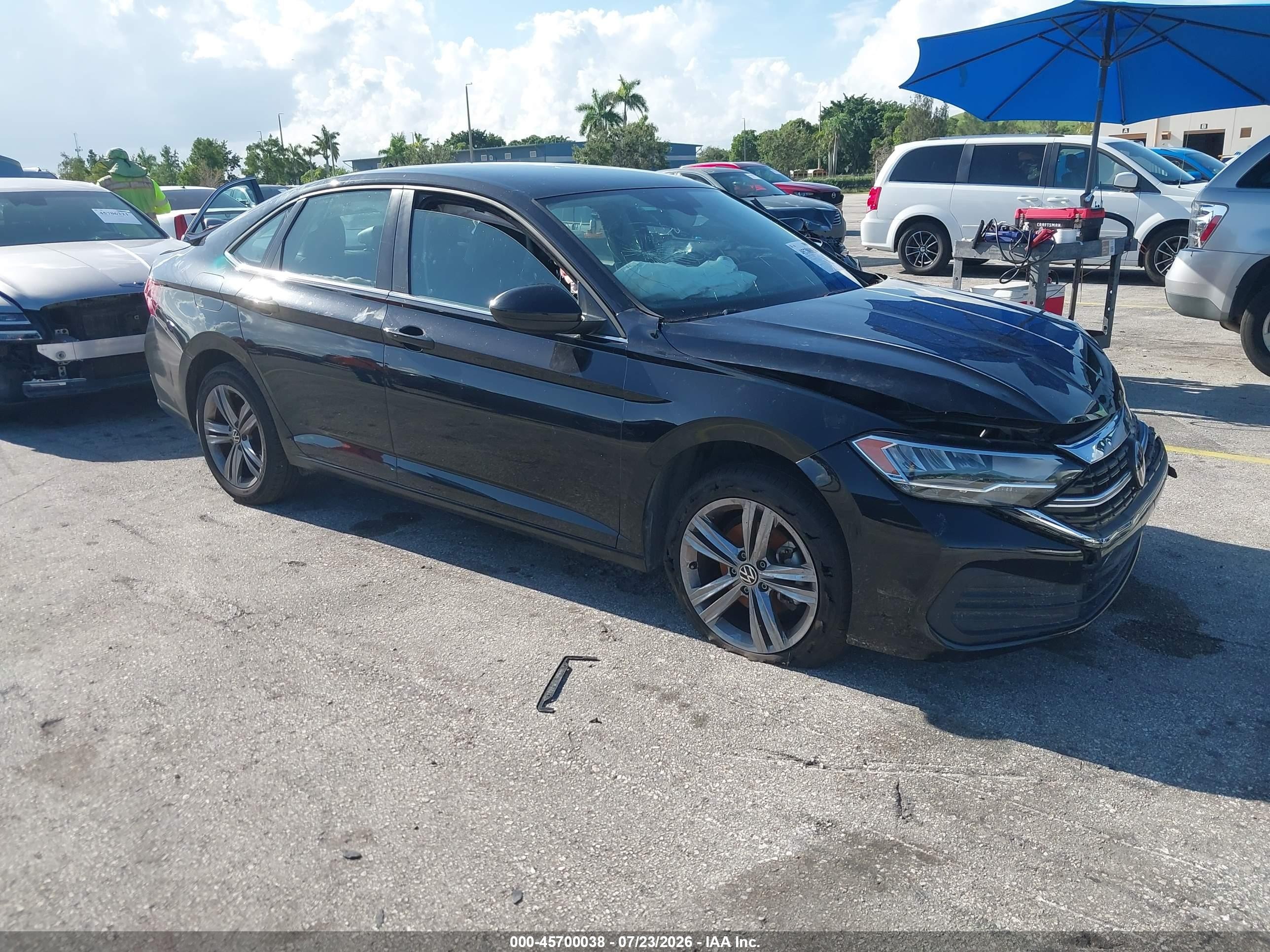 2024 Volkswagen Jetta SE, VIN 3VWEM7BU6RM035667 — Side