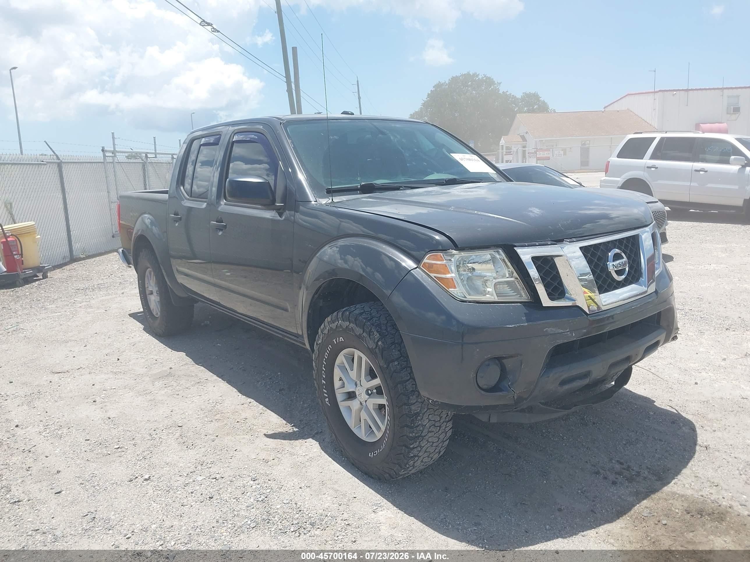 2015 Nissan Frontier SV, VIN 1N6AD0ER7FN732067 — Front end
