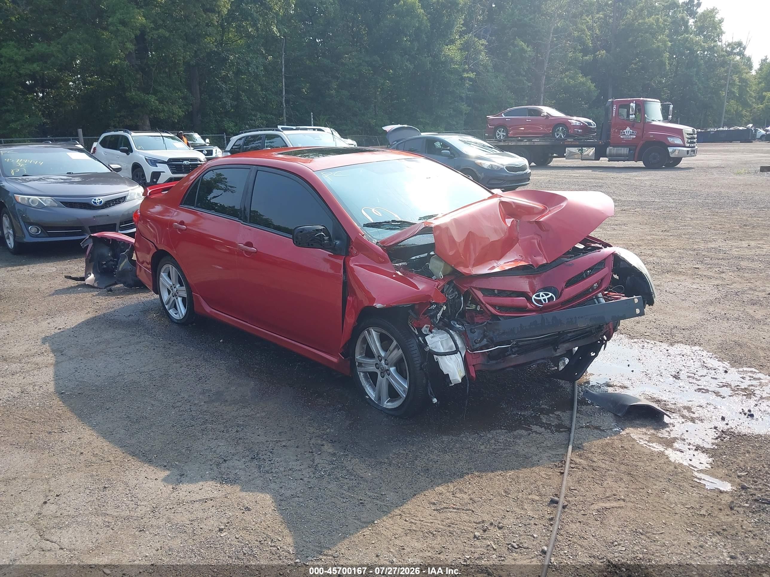 2013 Toyota Corolla LE, VIN 2T1BU4EE8DC937473 — Перед