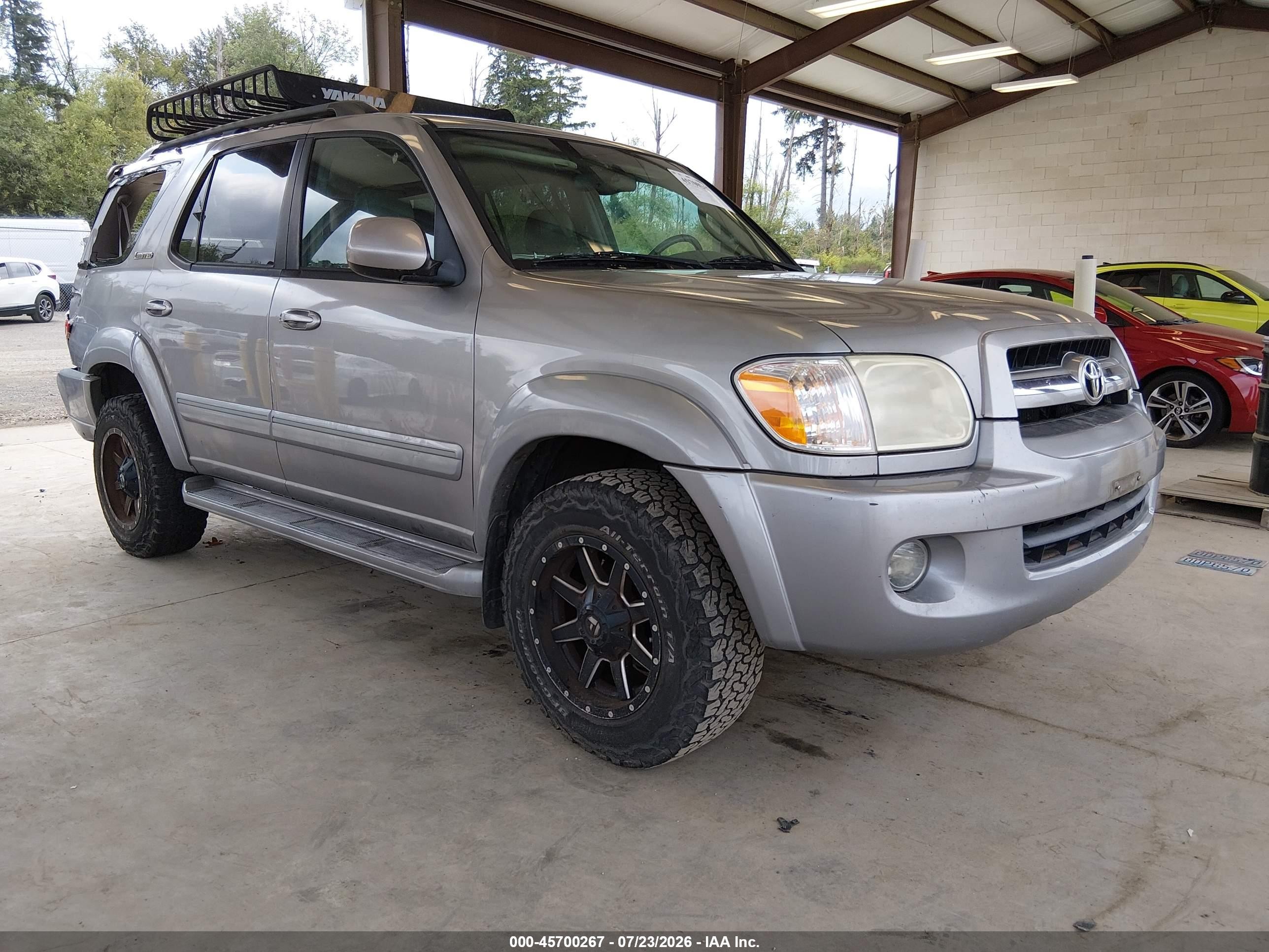 2005 Toyota Sequoia Limited, VIN 5TDZT38A55S246026 — Rear end