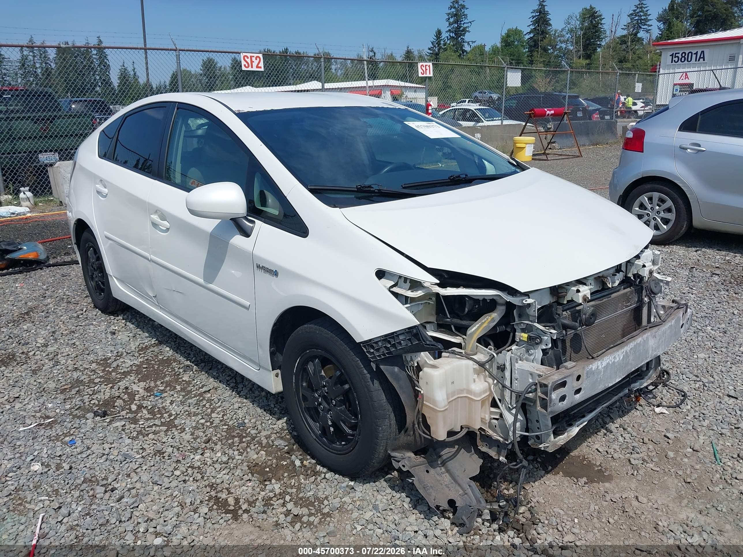 2010 Toyota Prius III, VIN JTDKN3DU6A0081502 — Front end