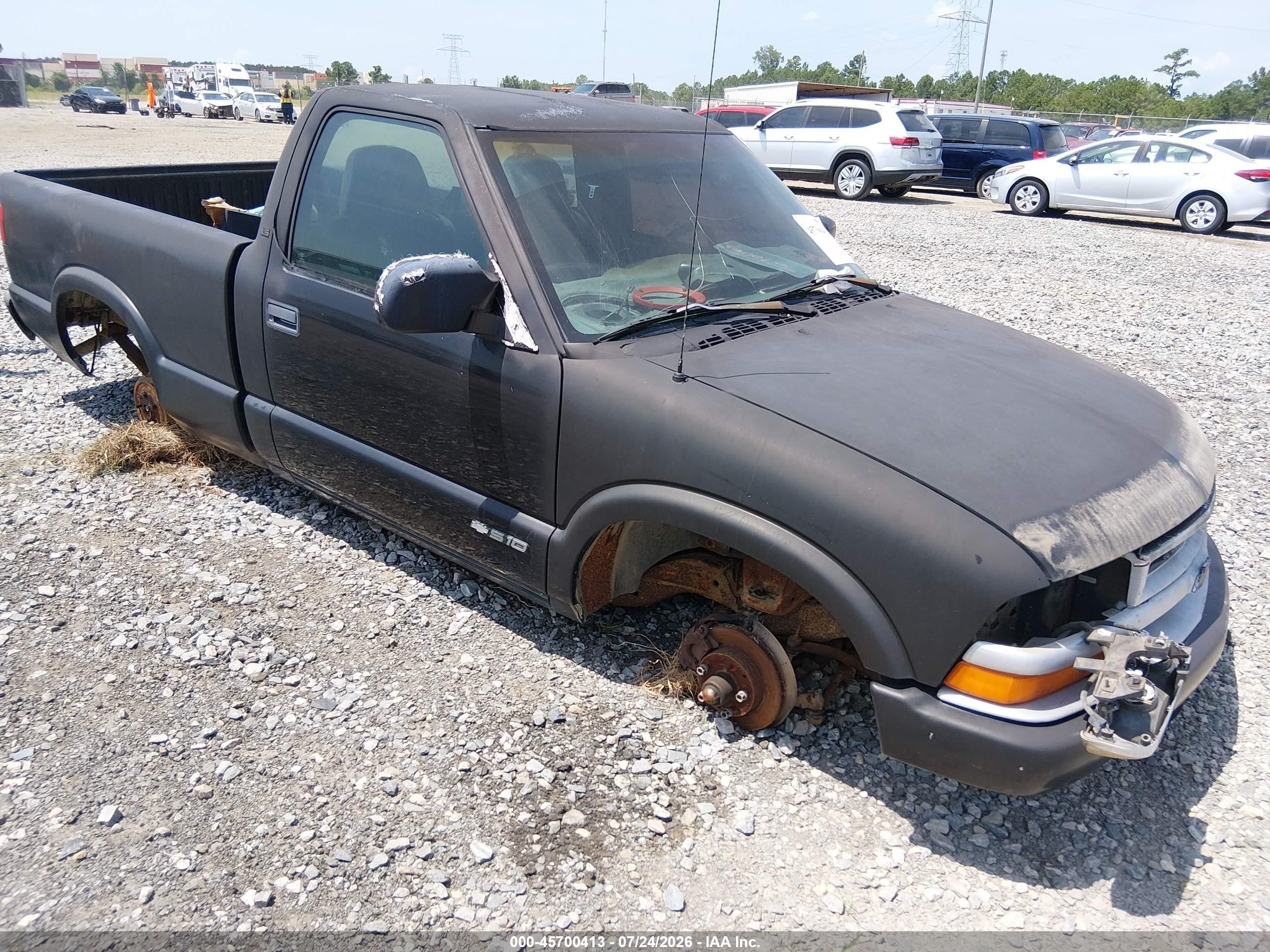 1999 Chevrolet S-10 LS, VIN 1GCCS1445X8142124 — Normal wear
