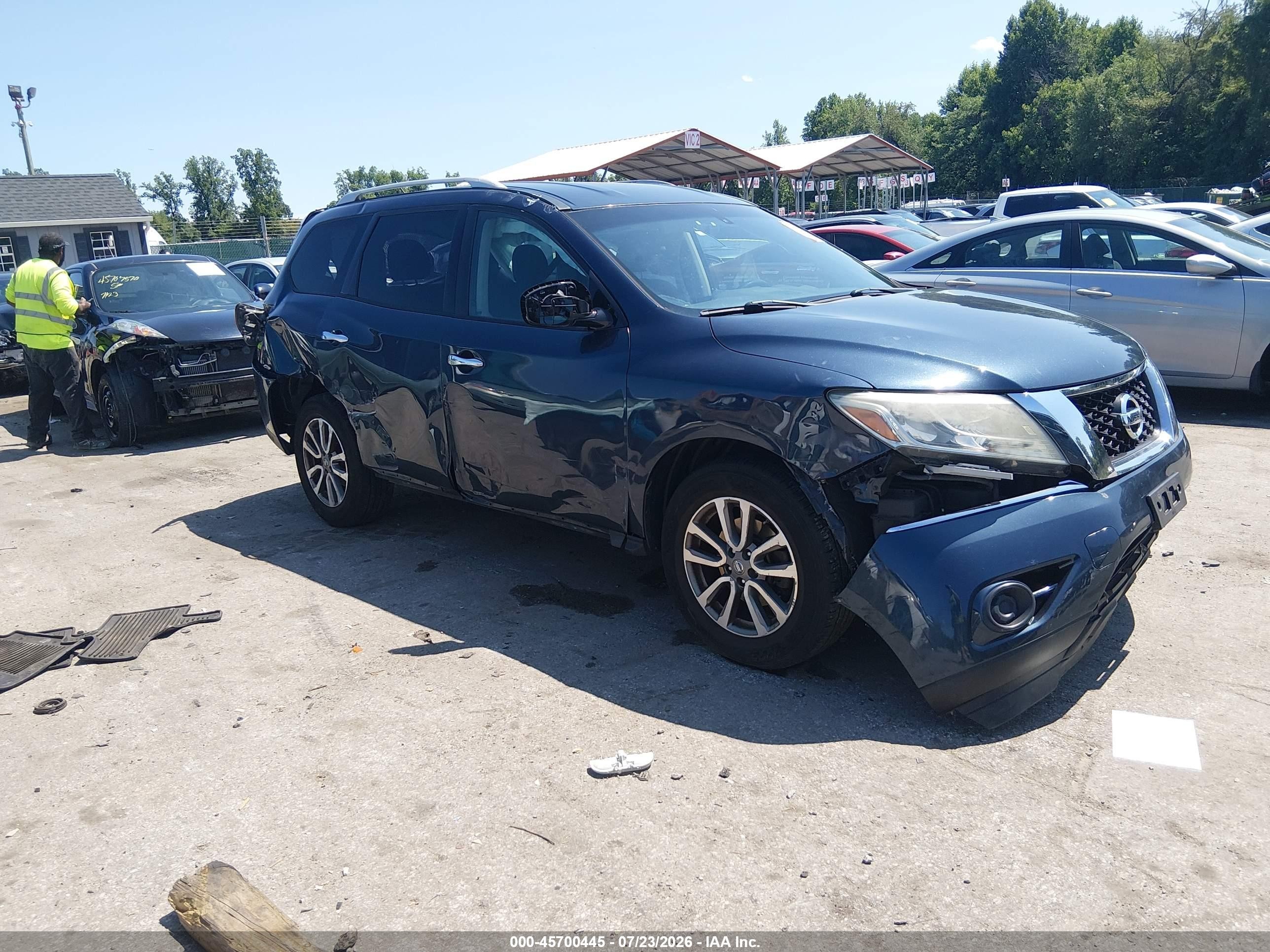 2015 Nissan Pathfinder SL, VIN 5N1AR2MMXFC698137 — Side