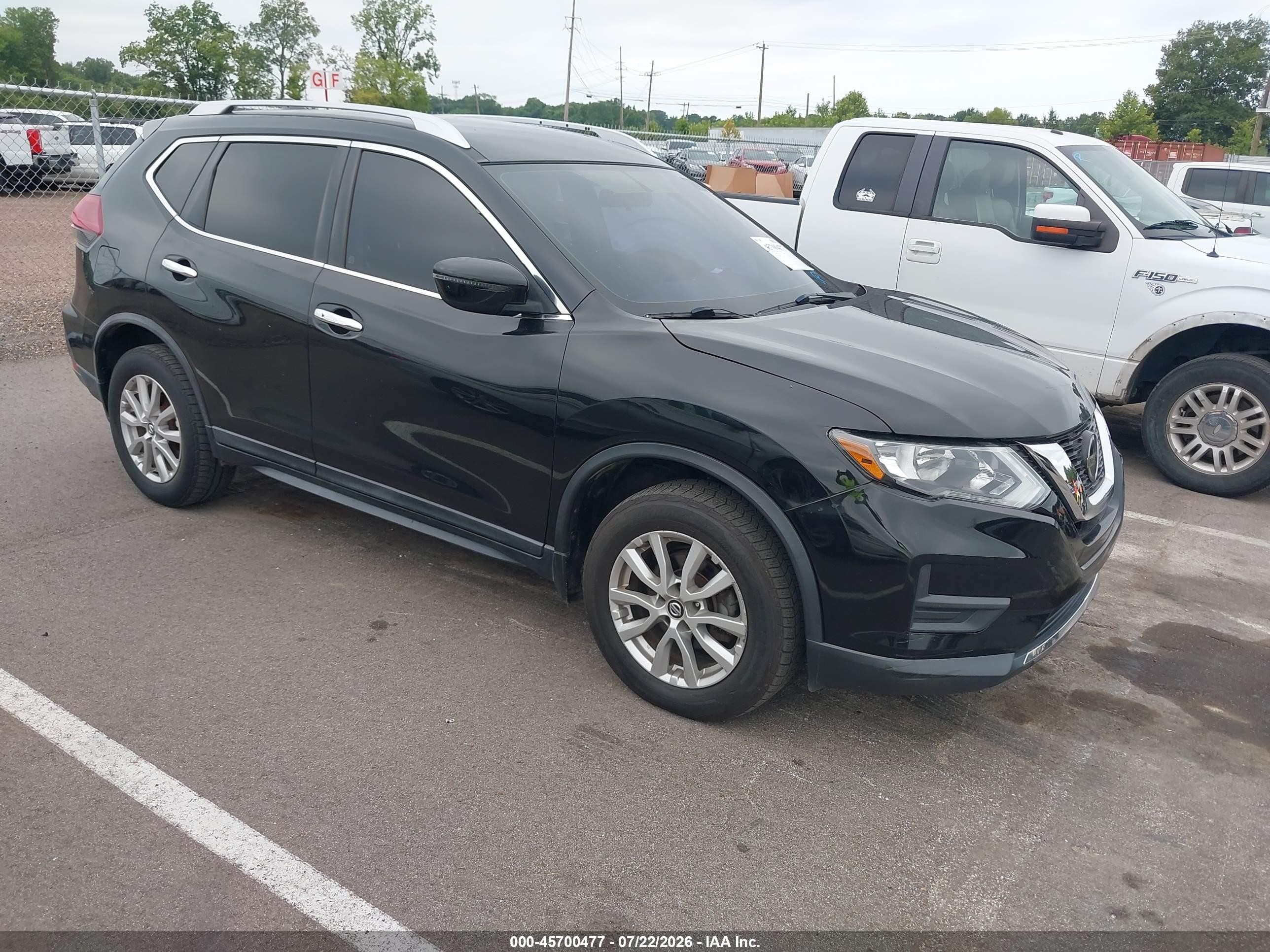 2018 Nissan Rogue S, VIN KNMAT2MV8JP606359 — Rear end