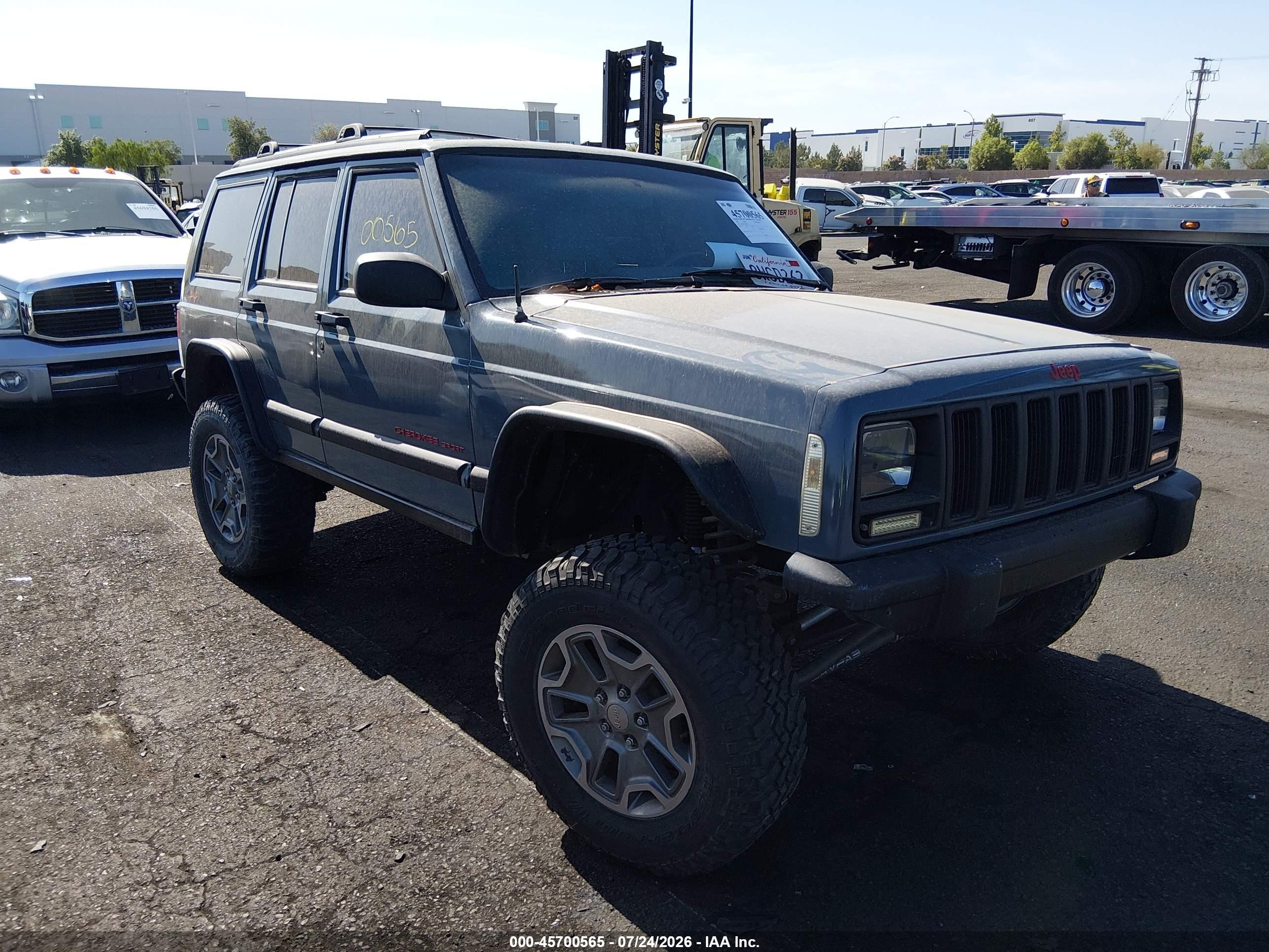 1995 Jeep Cherokee Country, VIN 1J4FJ78S5SL540171 — Зад