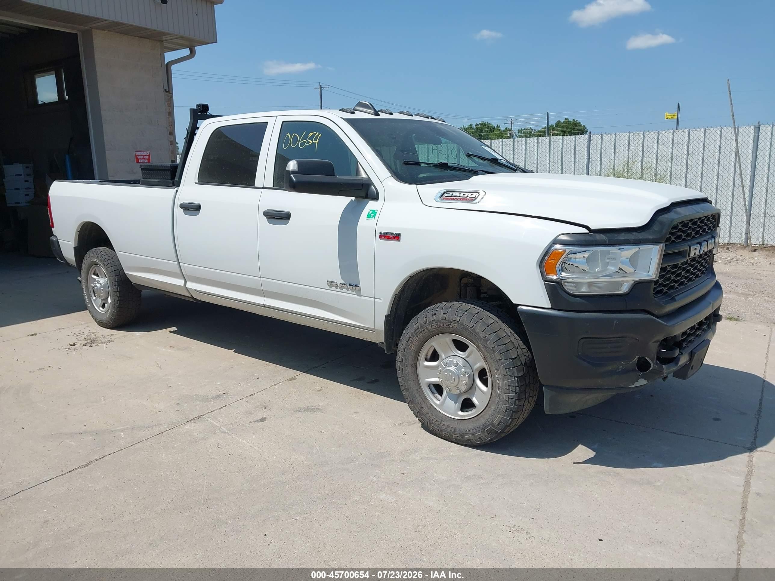 2021 Ram 2500 Tradesman, VIN 3C6UR5HJ3MG606581 — Engine fire