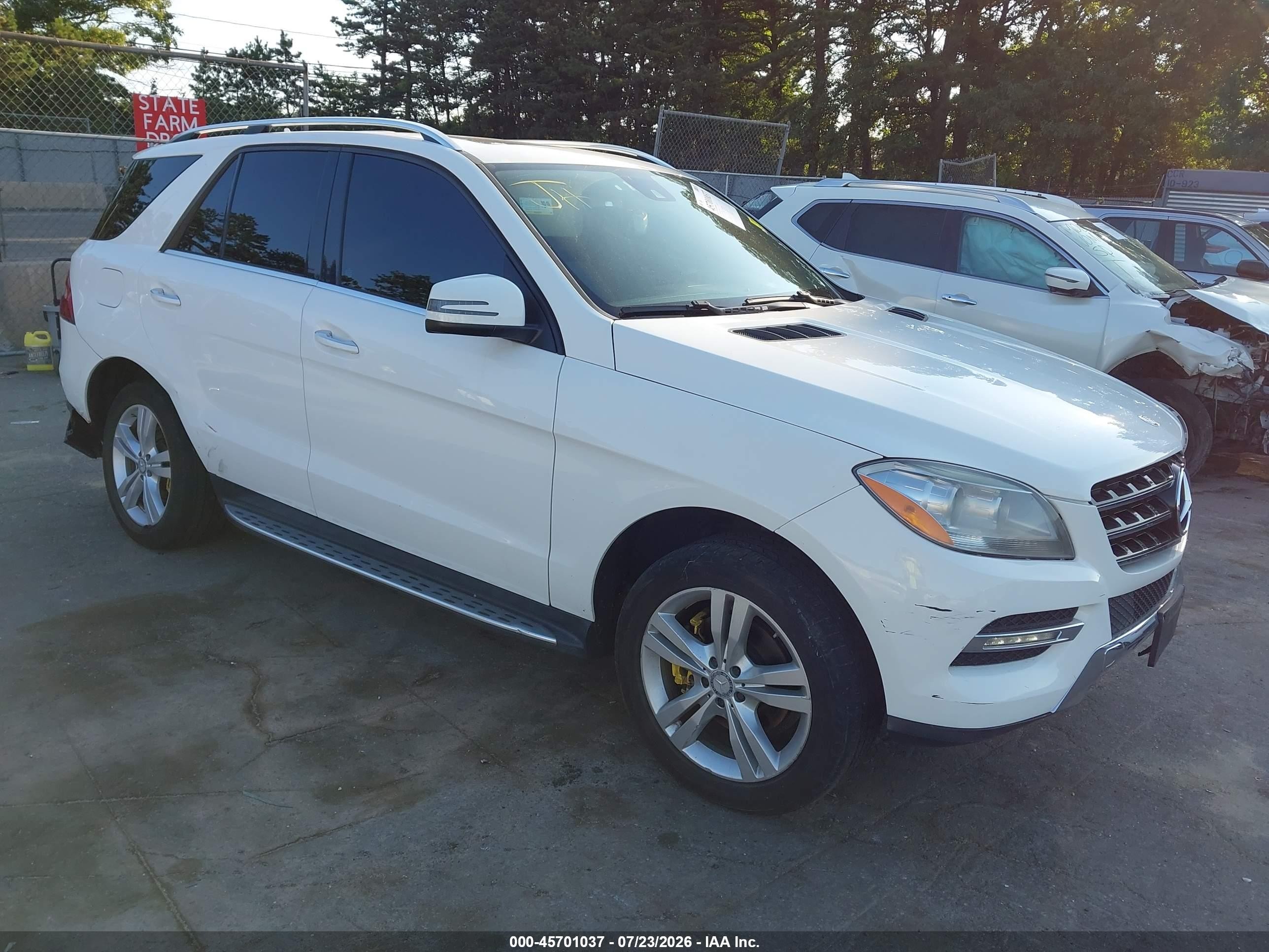 2015 Mercedes-Benz M 350, VIN 4JGDA5HB9FA547266 — Side