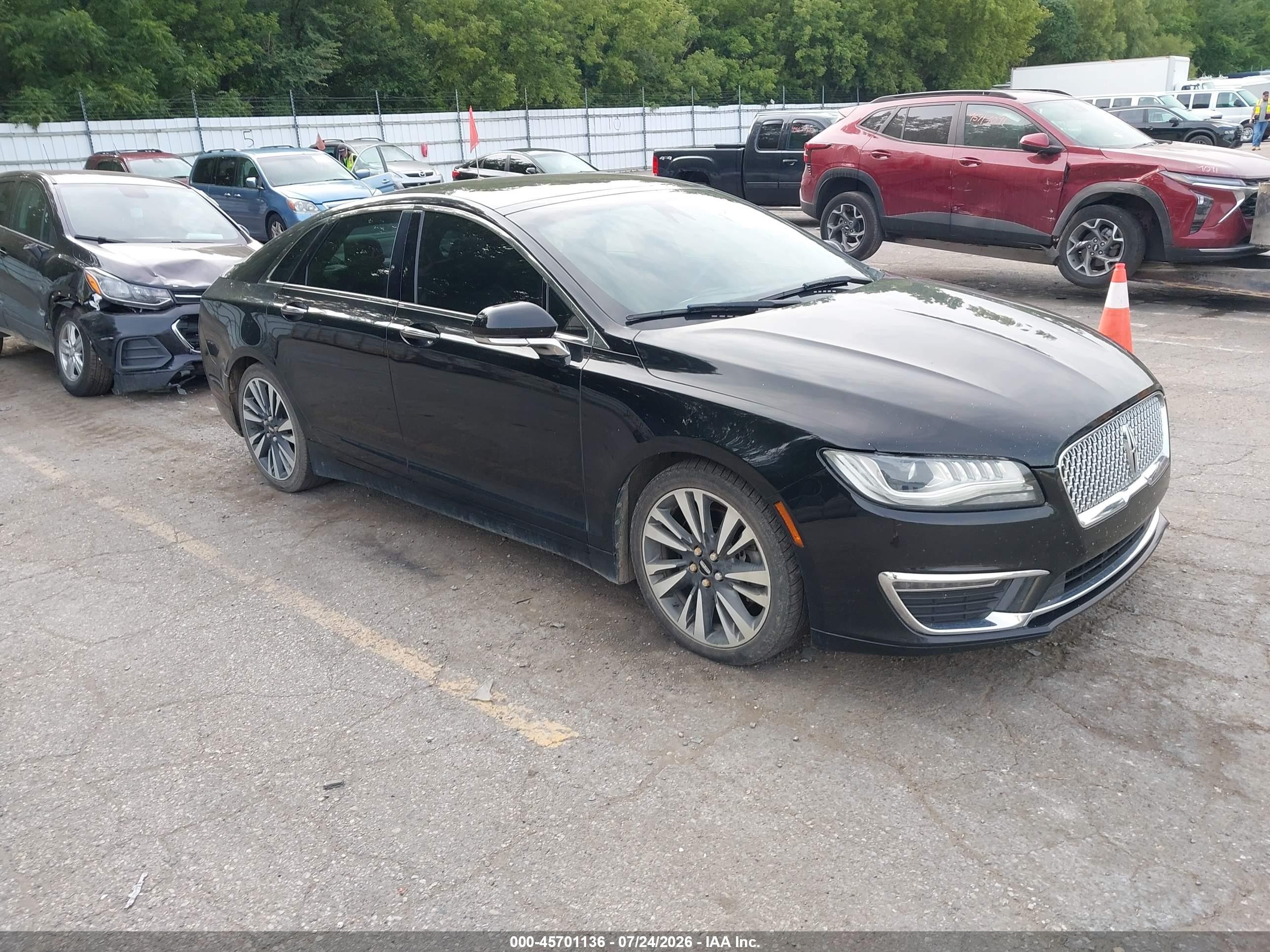 2017 Lincoln MKZ Reserve, VIN 3LN6L5EC4HR622206 — Side