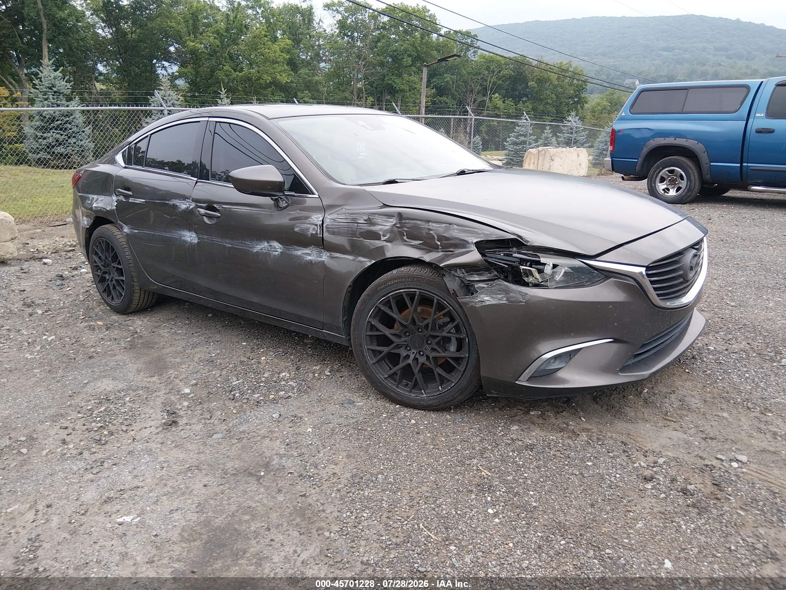 2016 Mazda 6 i Grand Touring, VIN JM1GJ1W59G1420980 — Front end