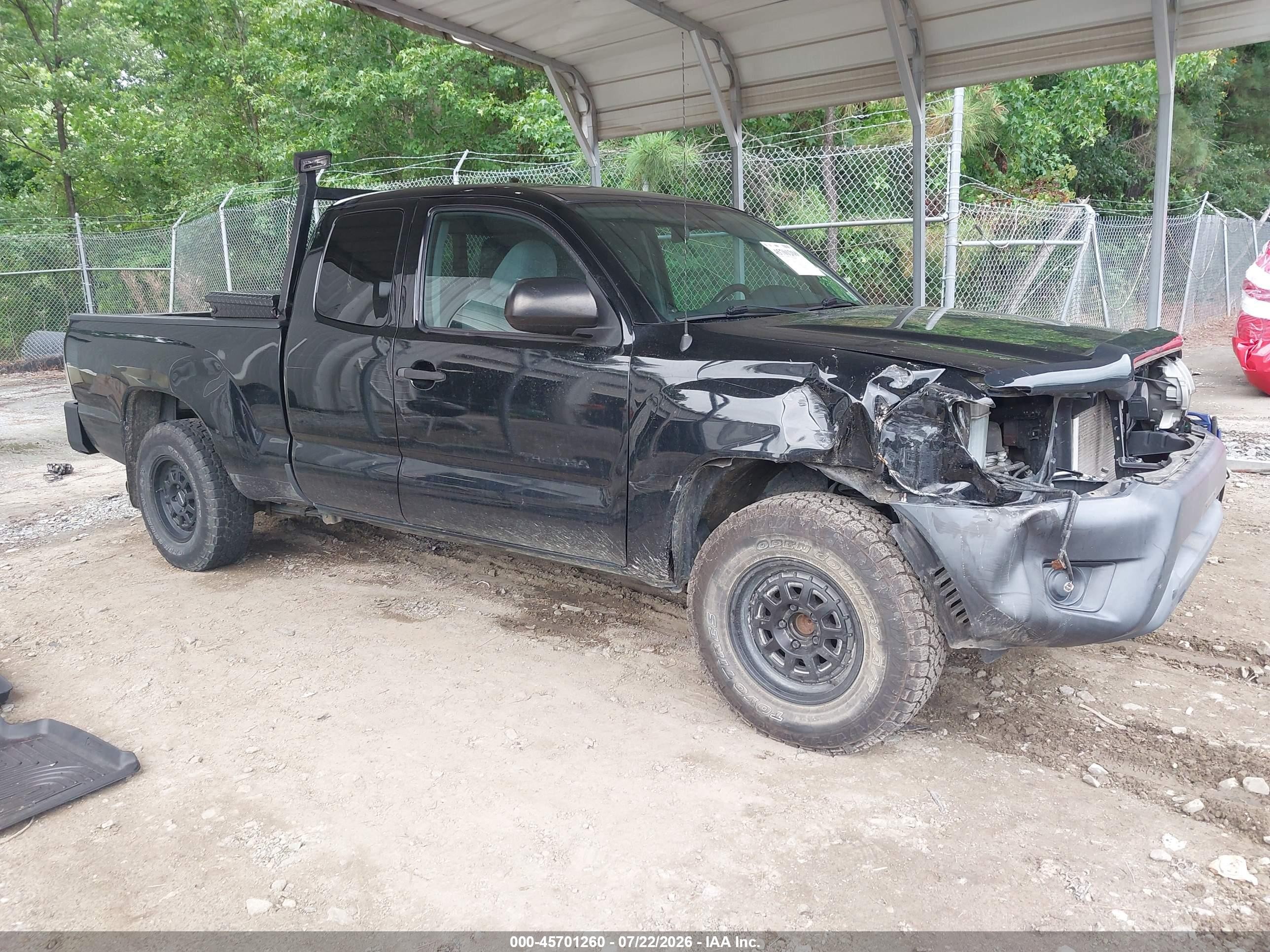 2014 Toyota Tacoma, VIN 5TFTX4CN4EX046582 — Side