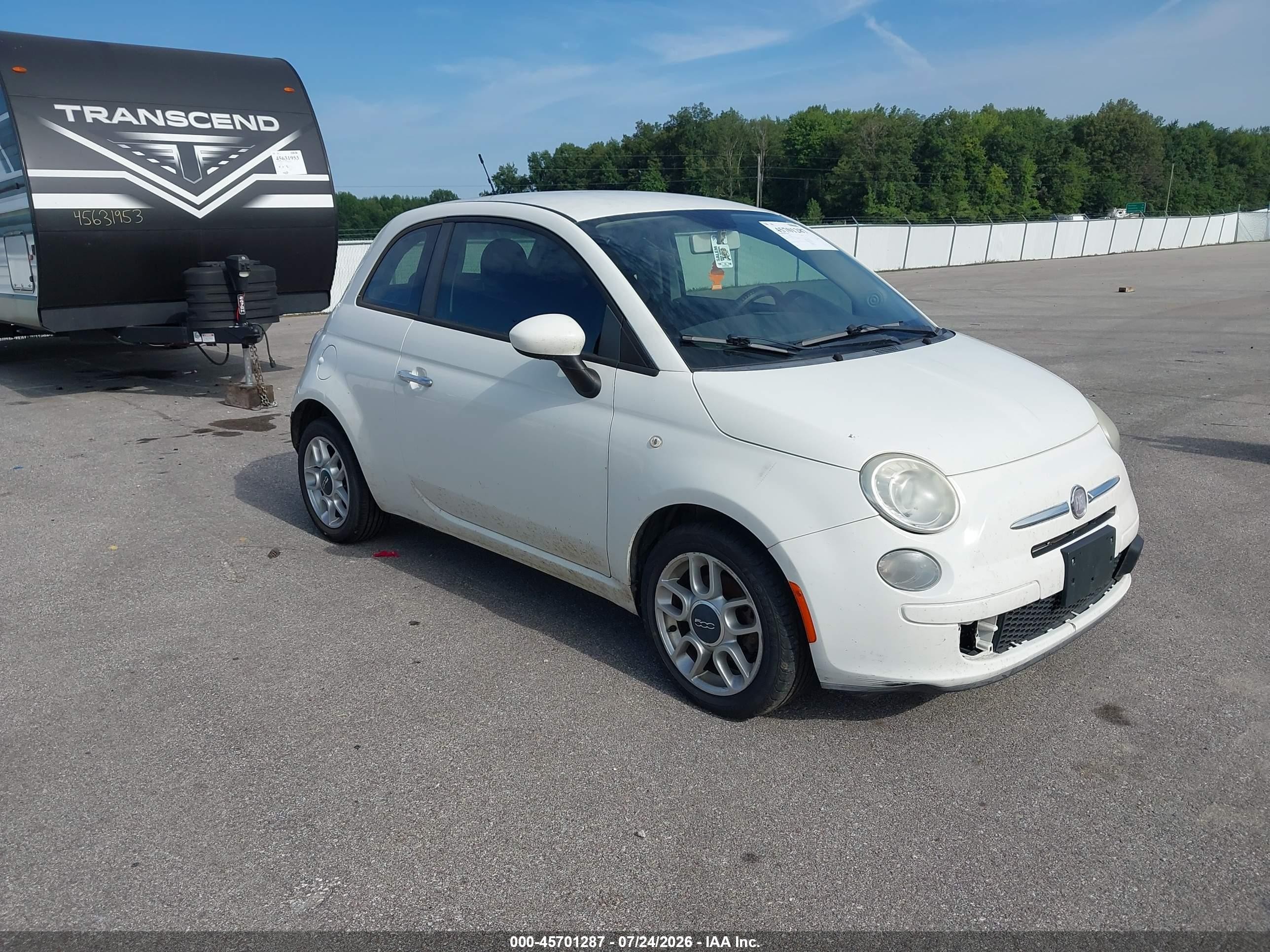 2013 FIAT 500 Pop, VIN 3C3CFFAR6DT553258 — Front end