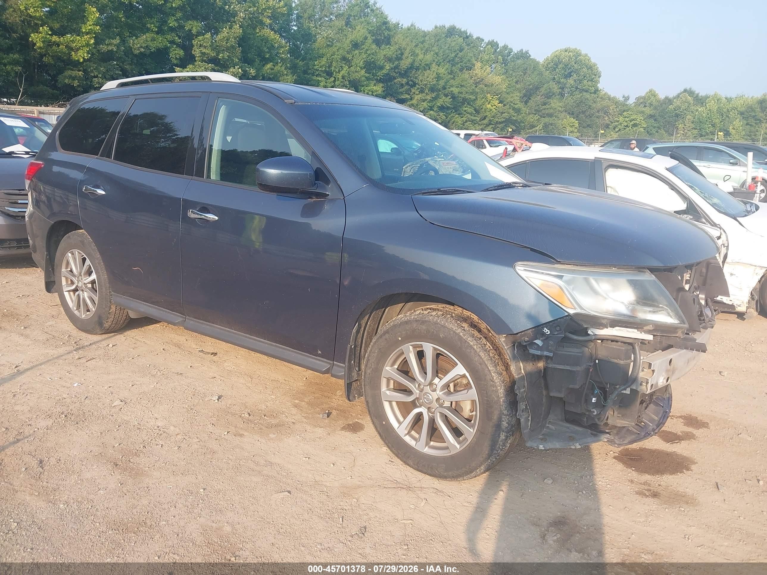 2014 Nissan Pathfinder Platinum, VIN 5N1AR2MM2EC692198 — Front end