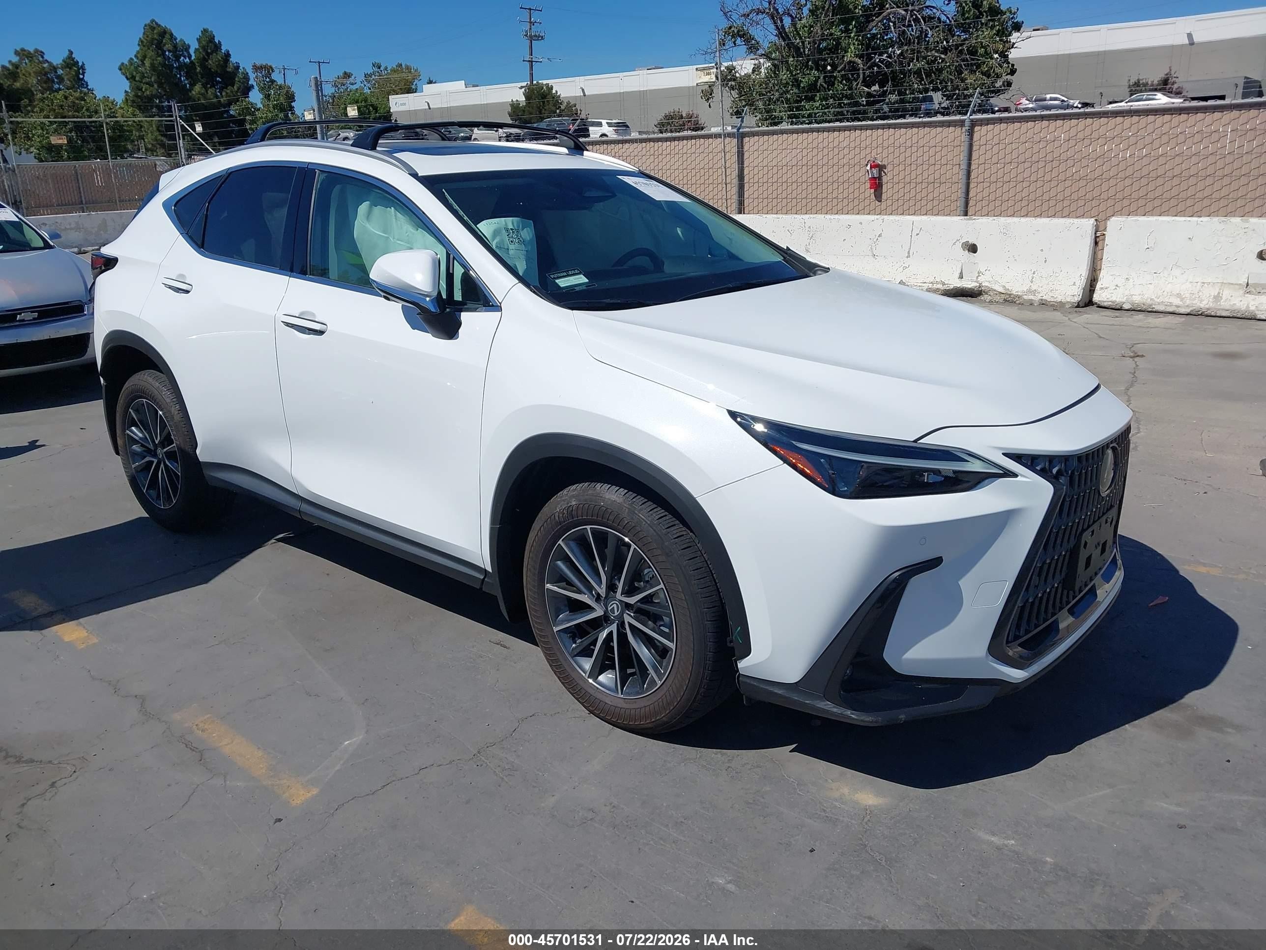 2026 Lexus NX 350 Premium, VIN 2T2GGCEZ4TC101115 — Бок