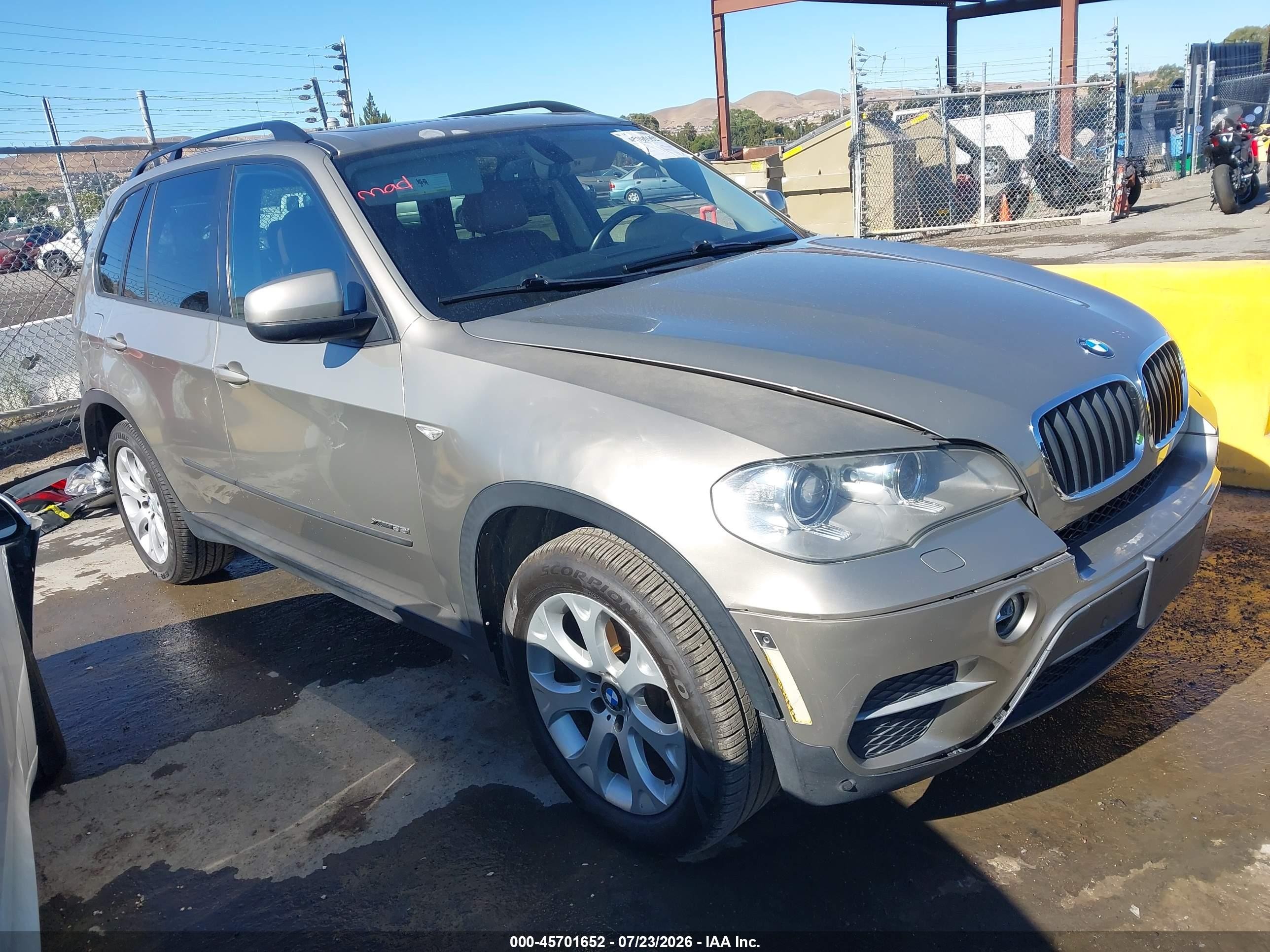 2012 BMW X5 35i, VIN 5UXZV4C53CL767219 — Зад