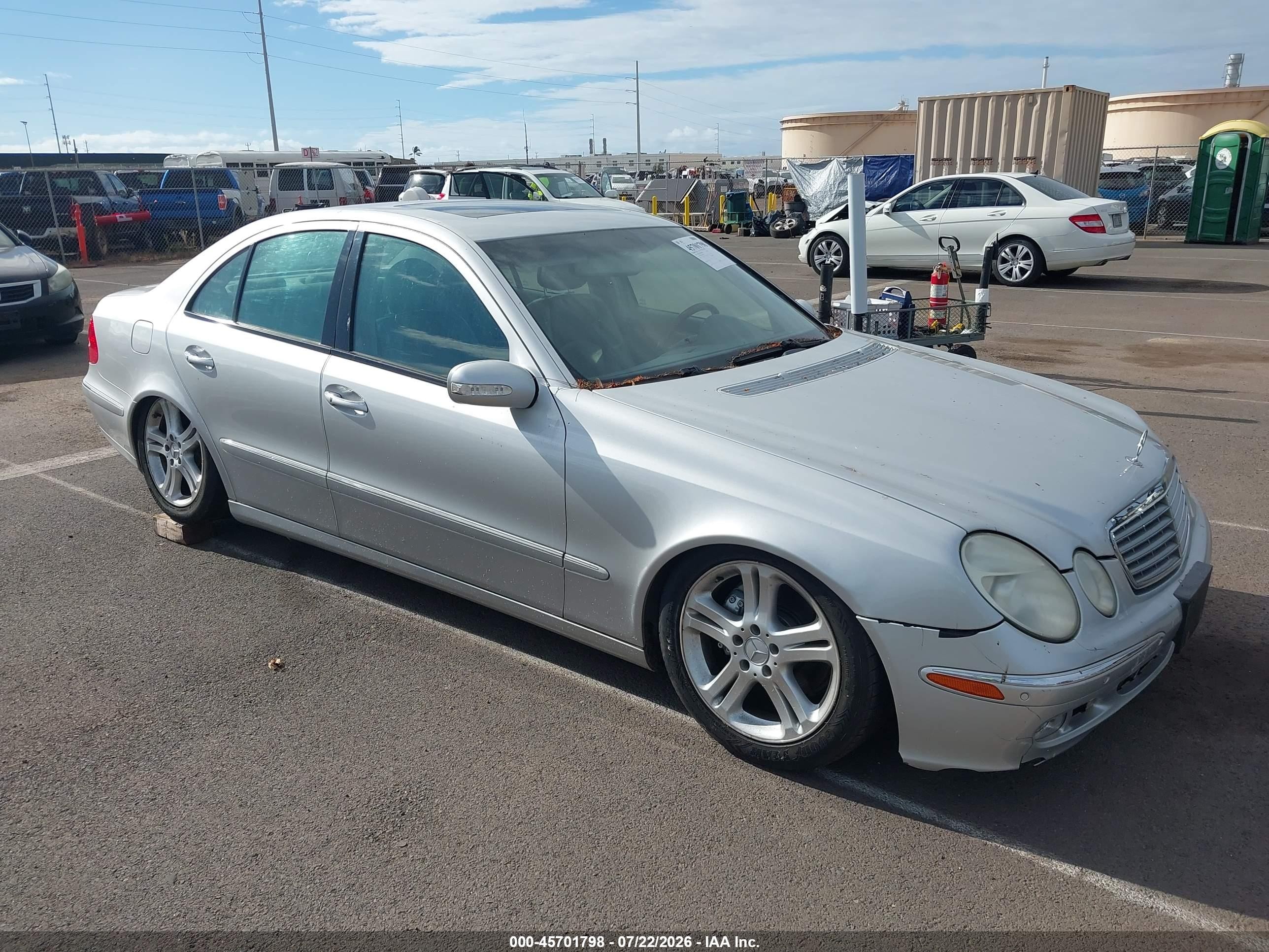 2004 Mercedes-Benz E 500, VIN WDBUF70J64A492047 — Normal wear
