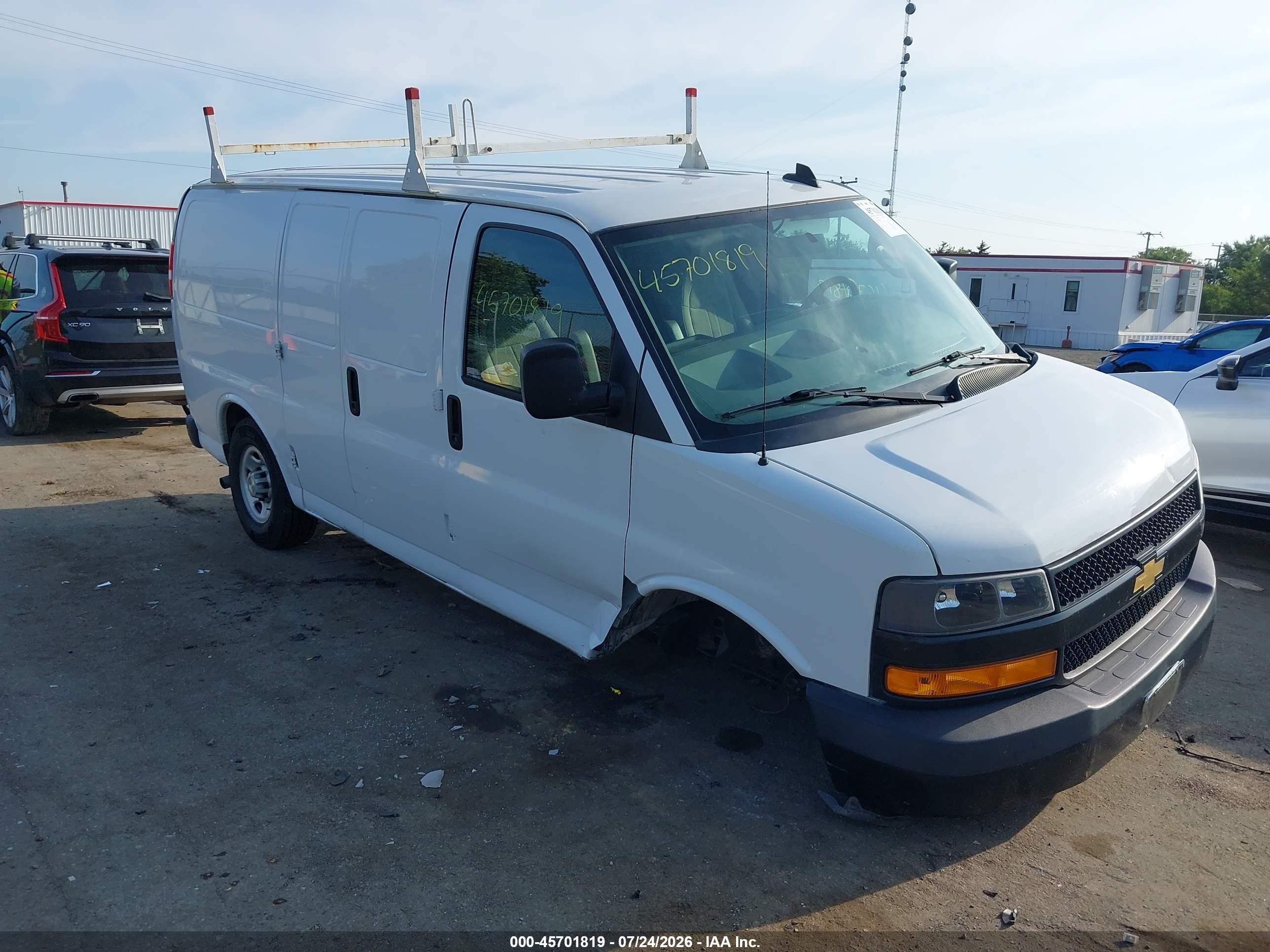 2021 Chevrolet Express Cargo, VIN 1GCWGAFP9M1188520 — Front end