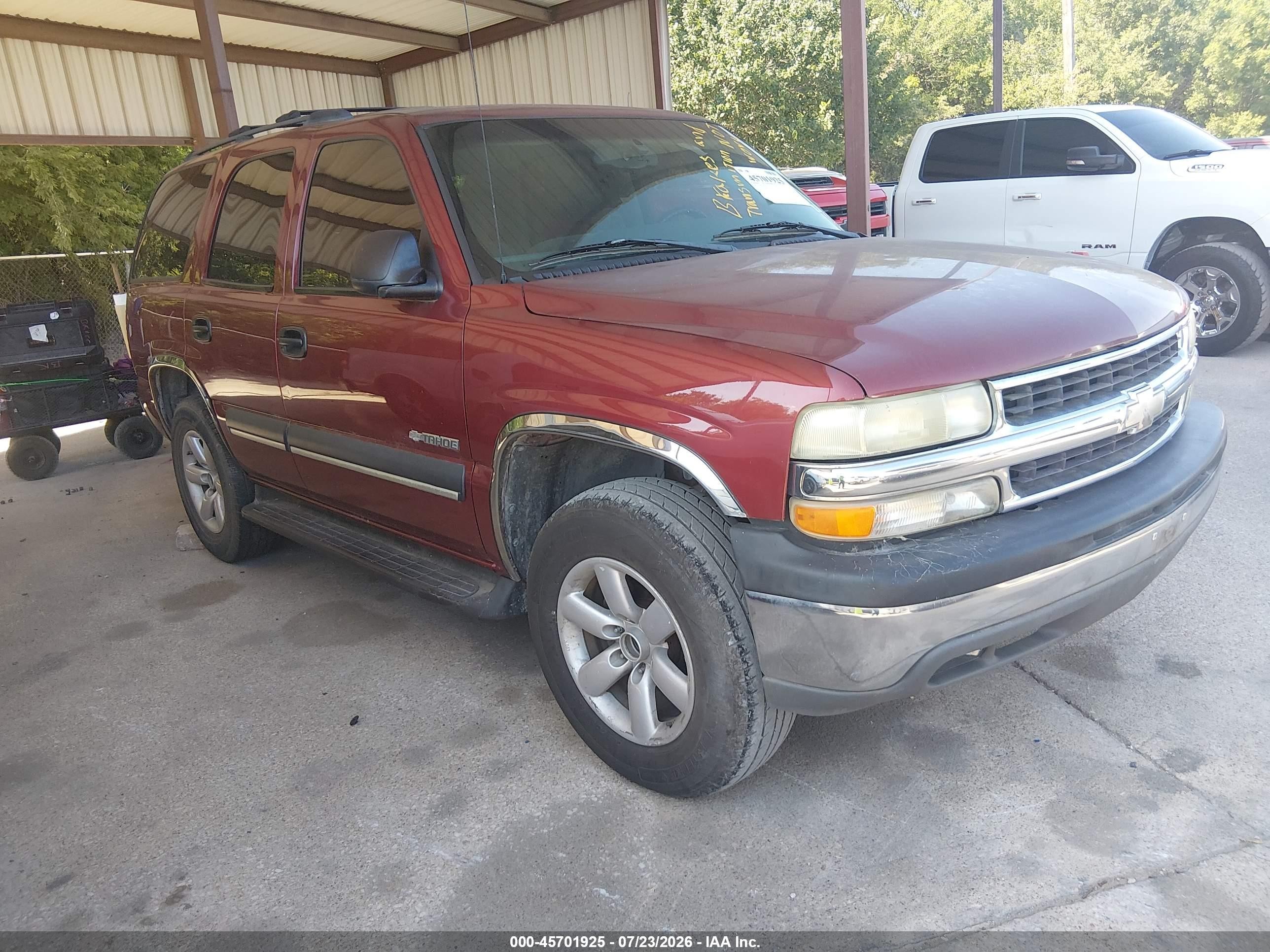 2003 Chevrolet Tahoe LS, VIN 1GNEC13ZX3J279797 — Normal wear