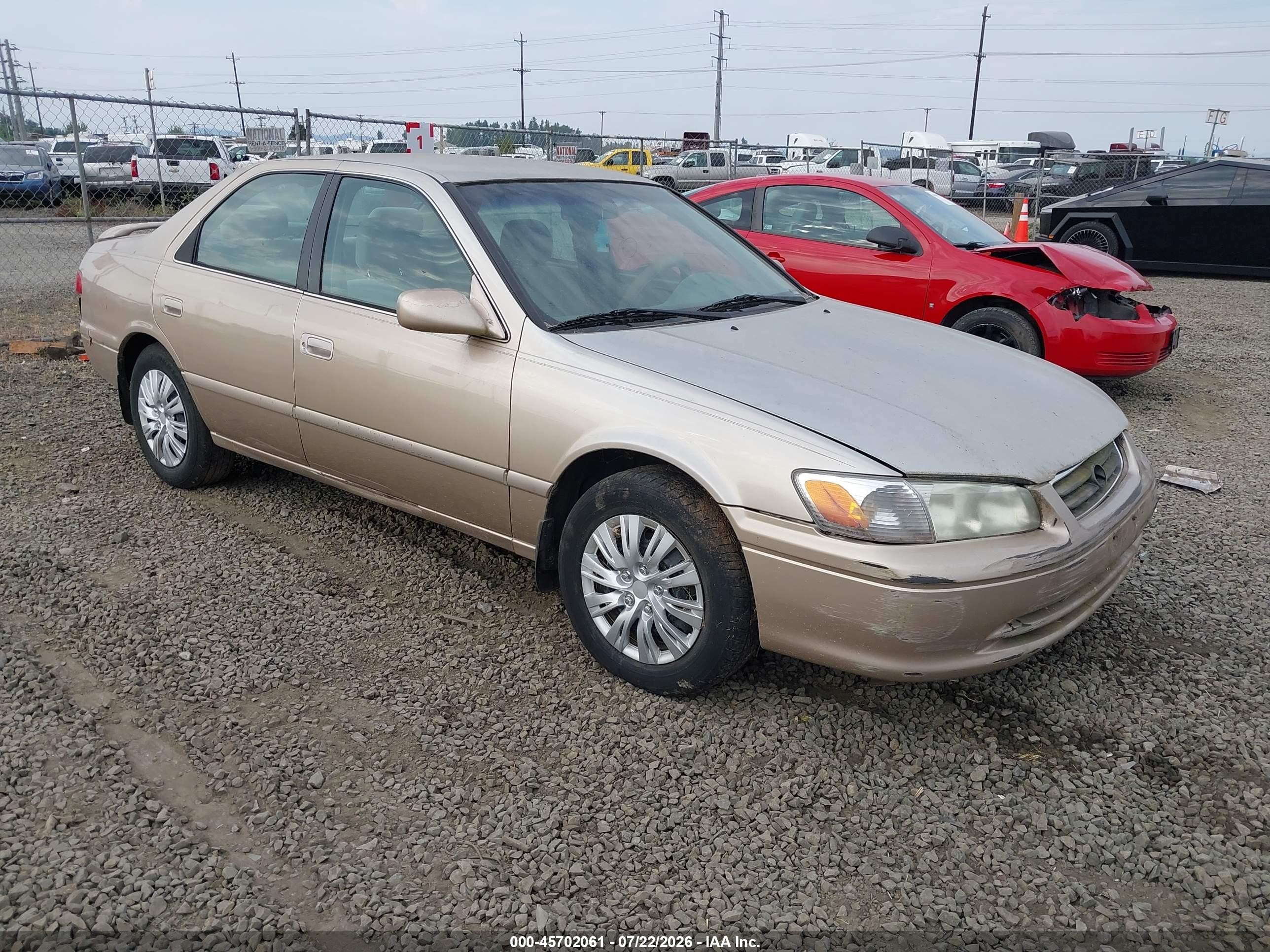 2001 Toyota Camry LE, VIN 4T1BG22K61U835055 — Normal wear