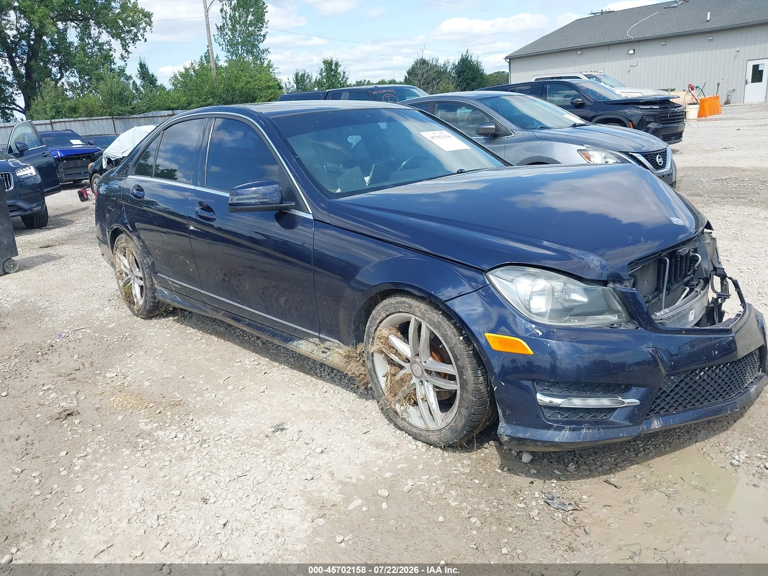 2012 Mercedes-Benz C 300 Luxury, VIN WDDGF8BB0CA621530 — Front end