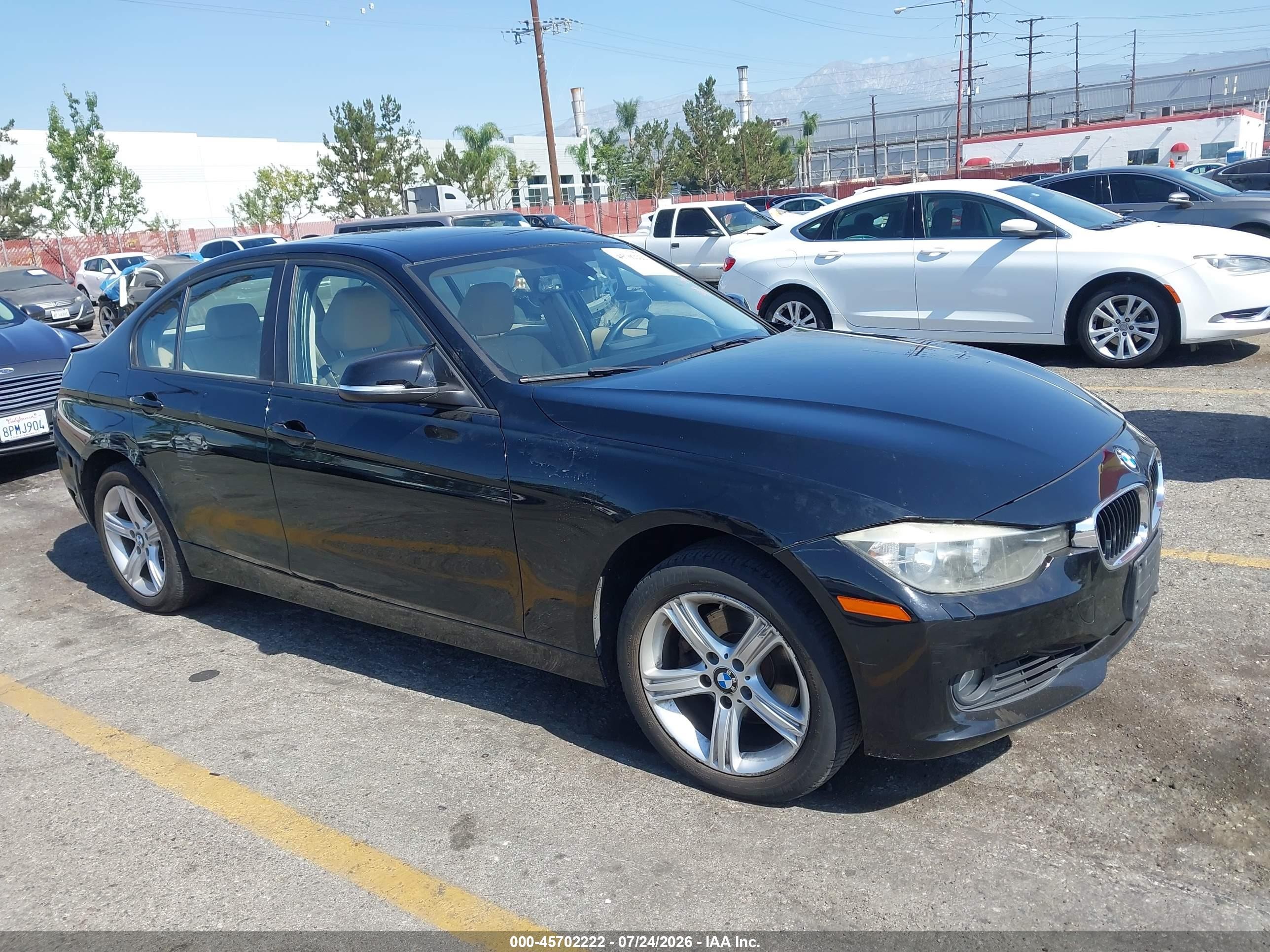2013 BMW 3 Series 328i xDrive, VIN WBA3B3C50DF540836 — Rear end