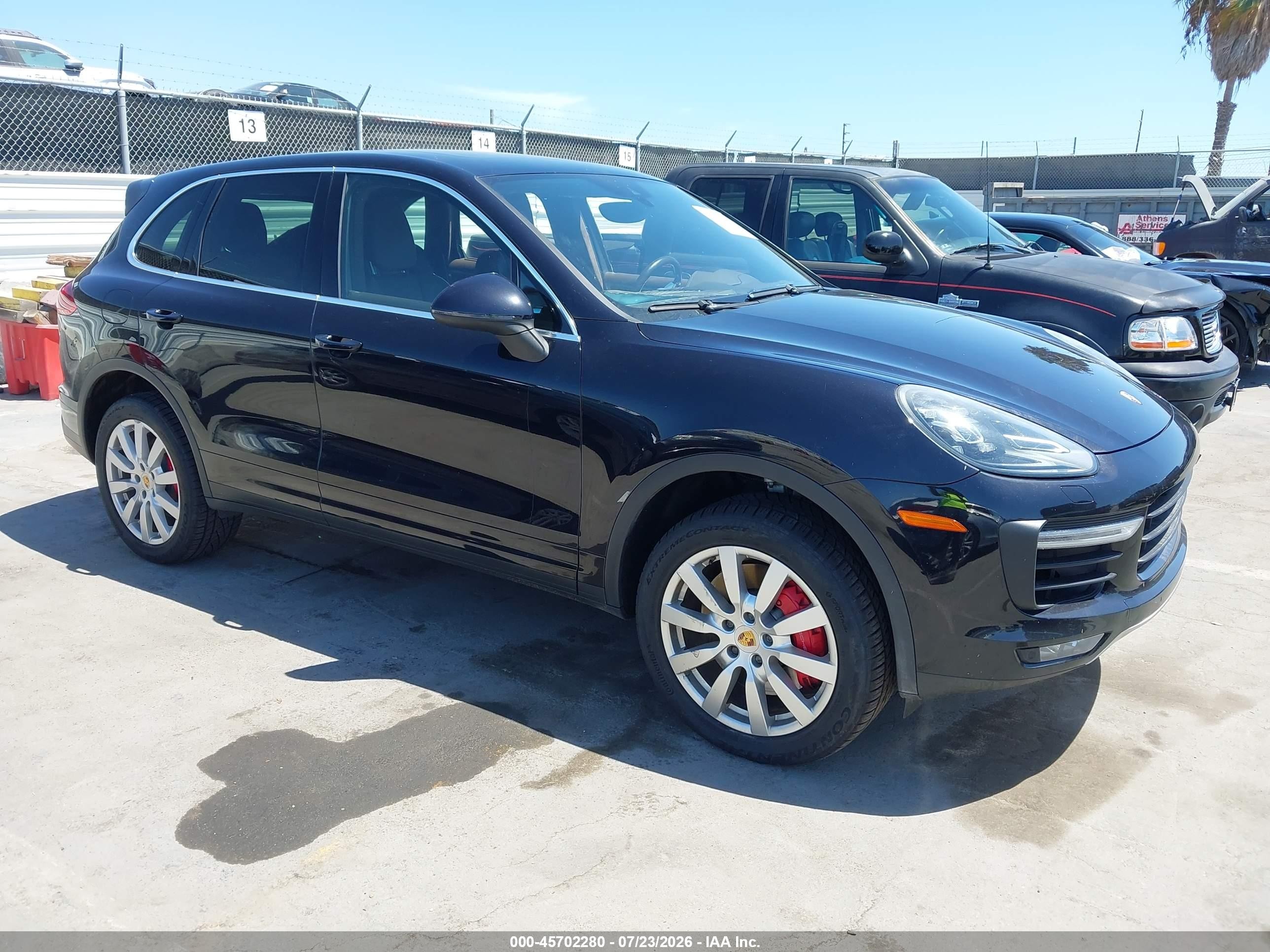 2015 Porsche Cayenne Turbo, VIN WP1AC2A21FLA82088 — Side