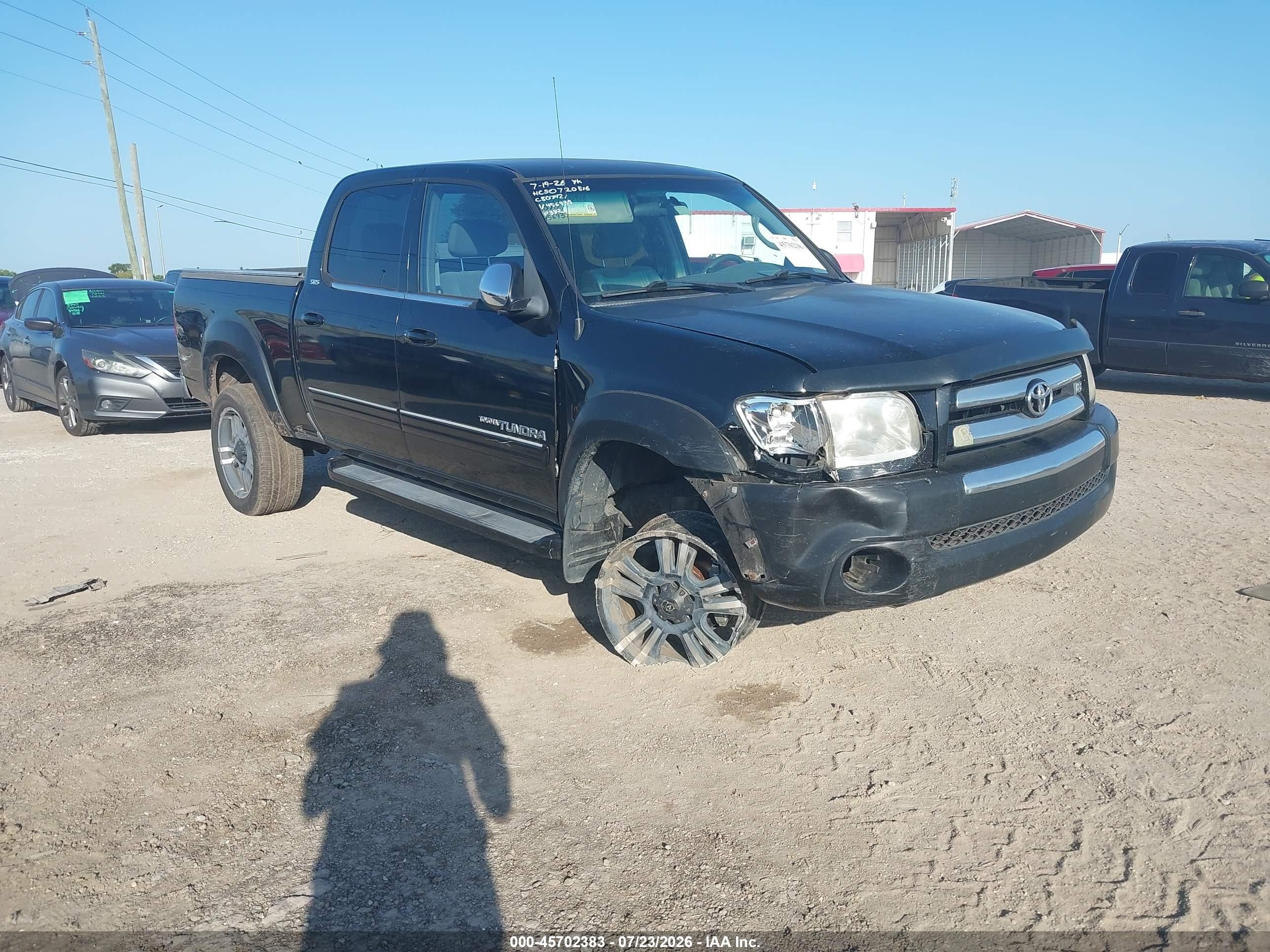 2004 Toyota Tundra SR5, VIN 5TBDT44104S456935 — Перед