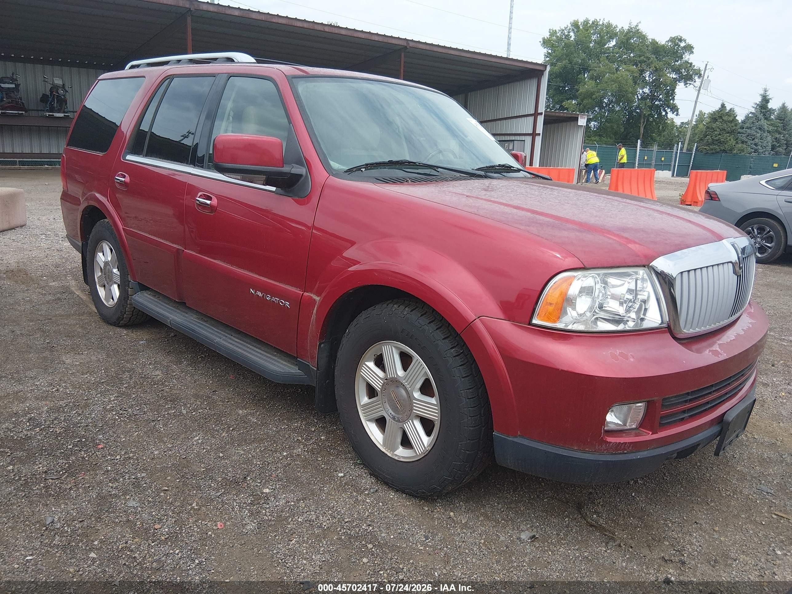 2005 Lincoln Navigator Luxury, VIN 5LMFU28535LJ08251 — Normal wear