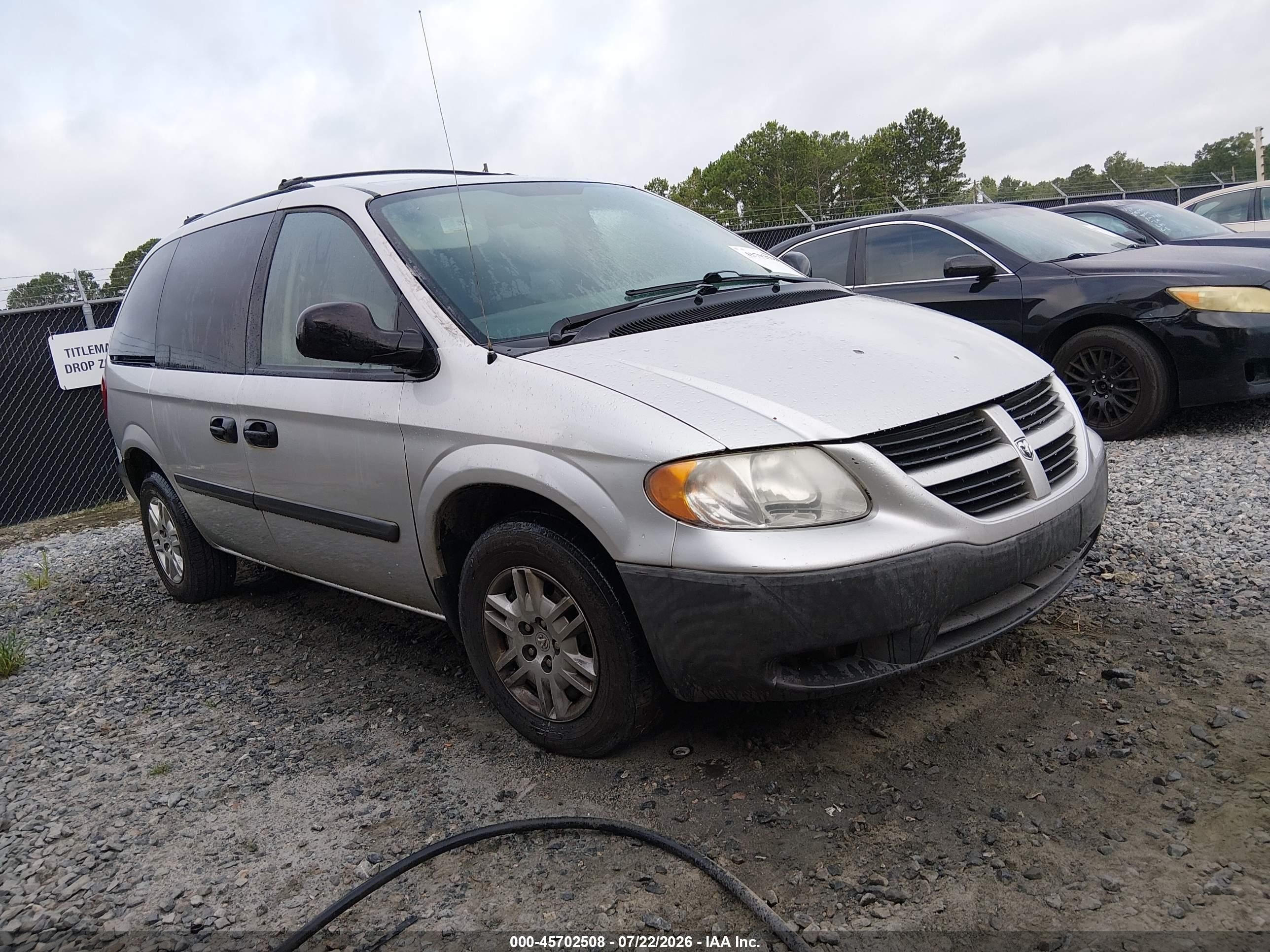 2007 Dodge Caravan SE, VIN 1D4GP25E47B235464 — Normal wear