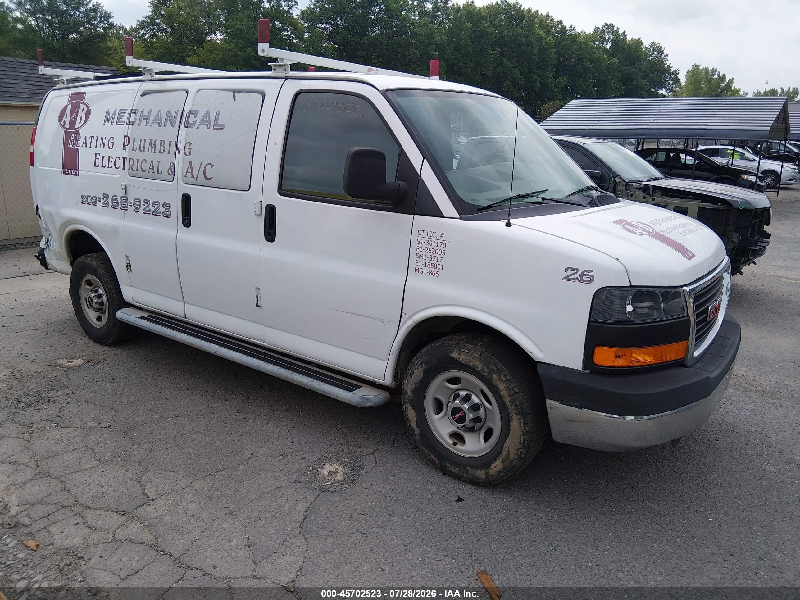 2017 GMC Savana Cargo, VIN 1GTW7AFF9H1910971 — Rear end