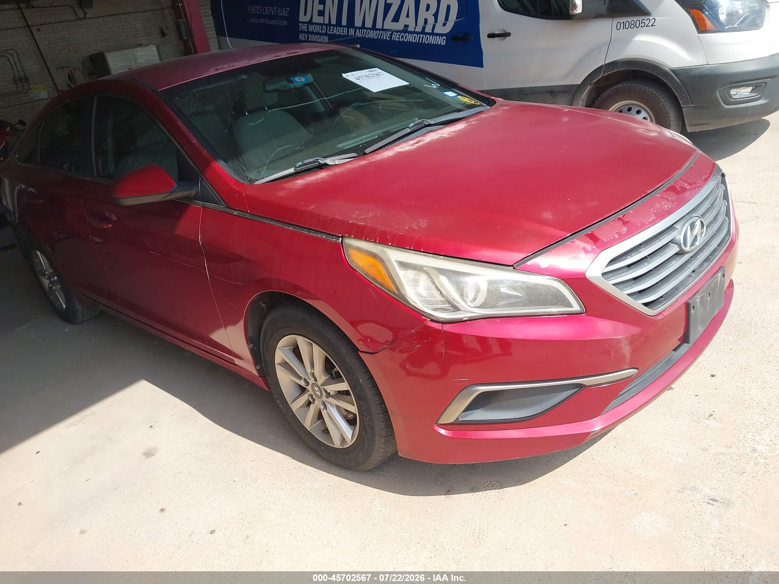 2016 Hyundai Sonata SE, VIN 5NPE24AF0GH321107 — Normal wear