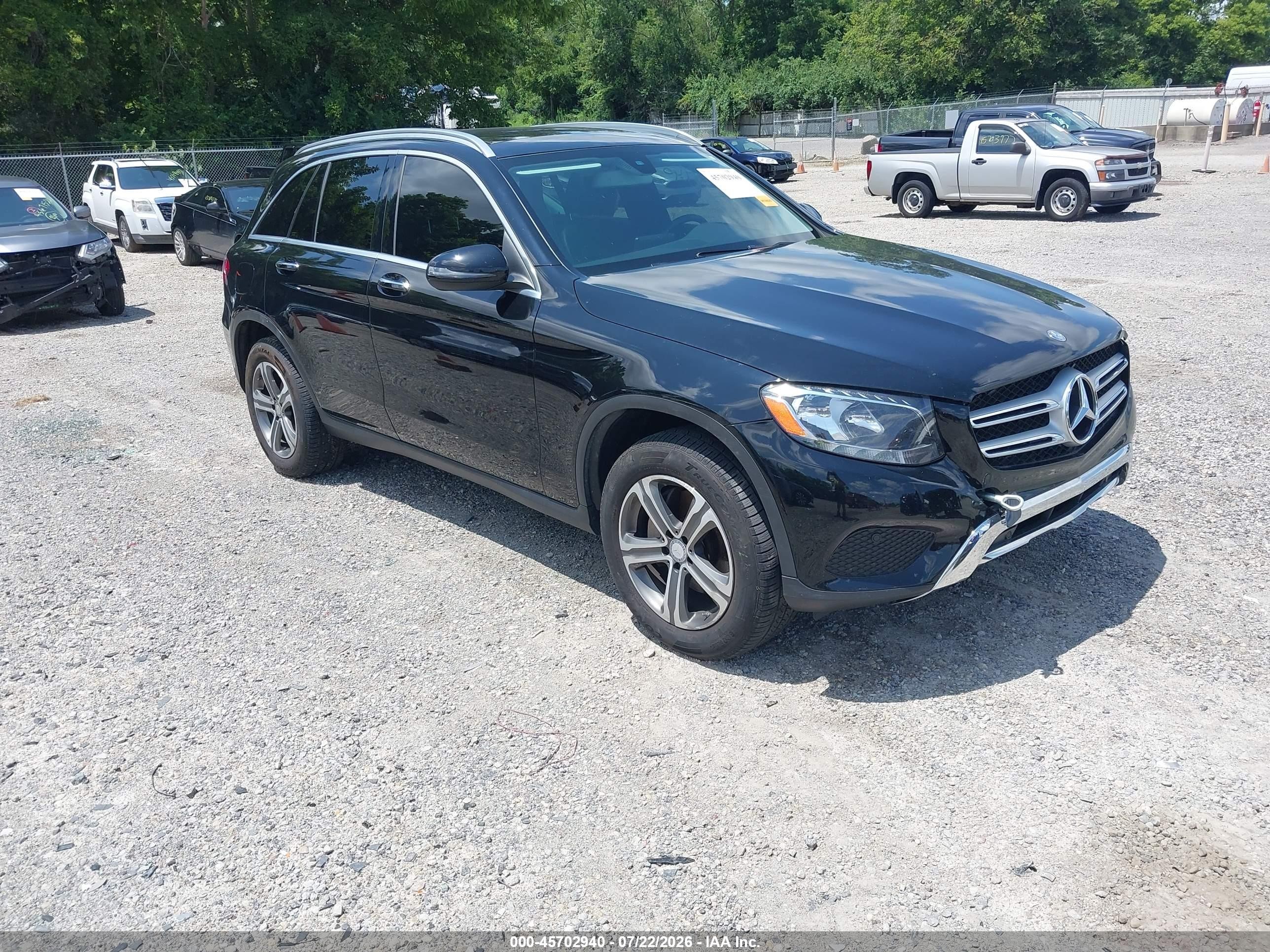 2016 Mercedes-Benz GLC 300, VIN WDC0G4KB5GF100226 — Side