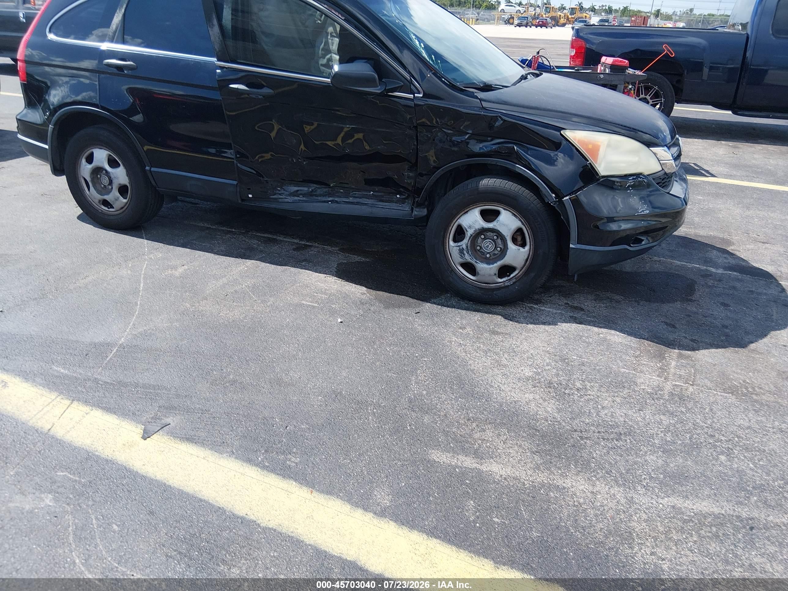 2011 Honda CR-V LX, VIN 3CZRE3H34BG705417 — Side