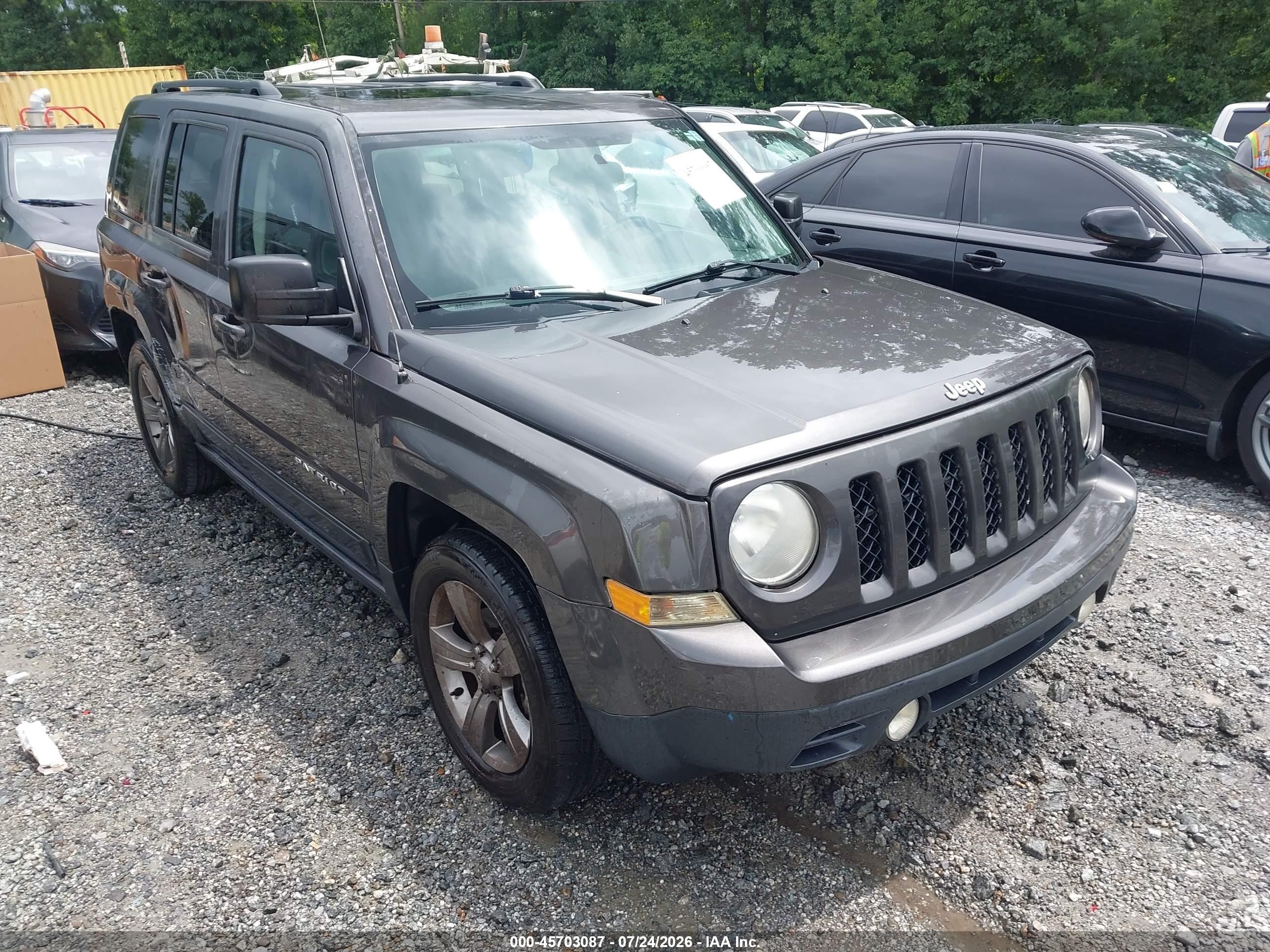 2014 Jeep Patriot Latitude, VIN 1C4NJPFA2ED887645 — Normal wear