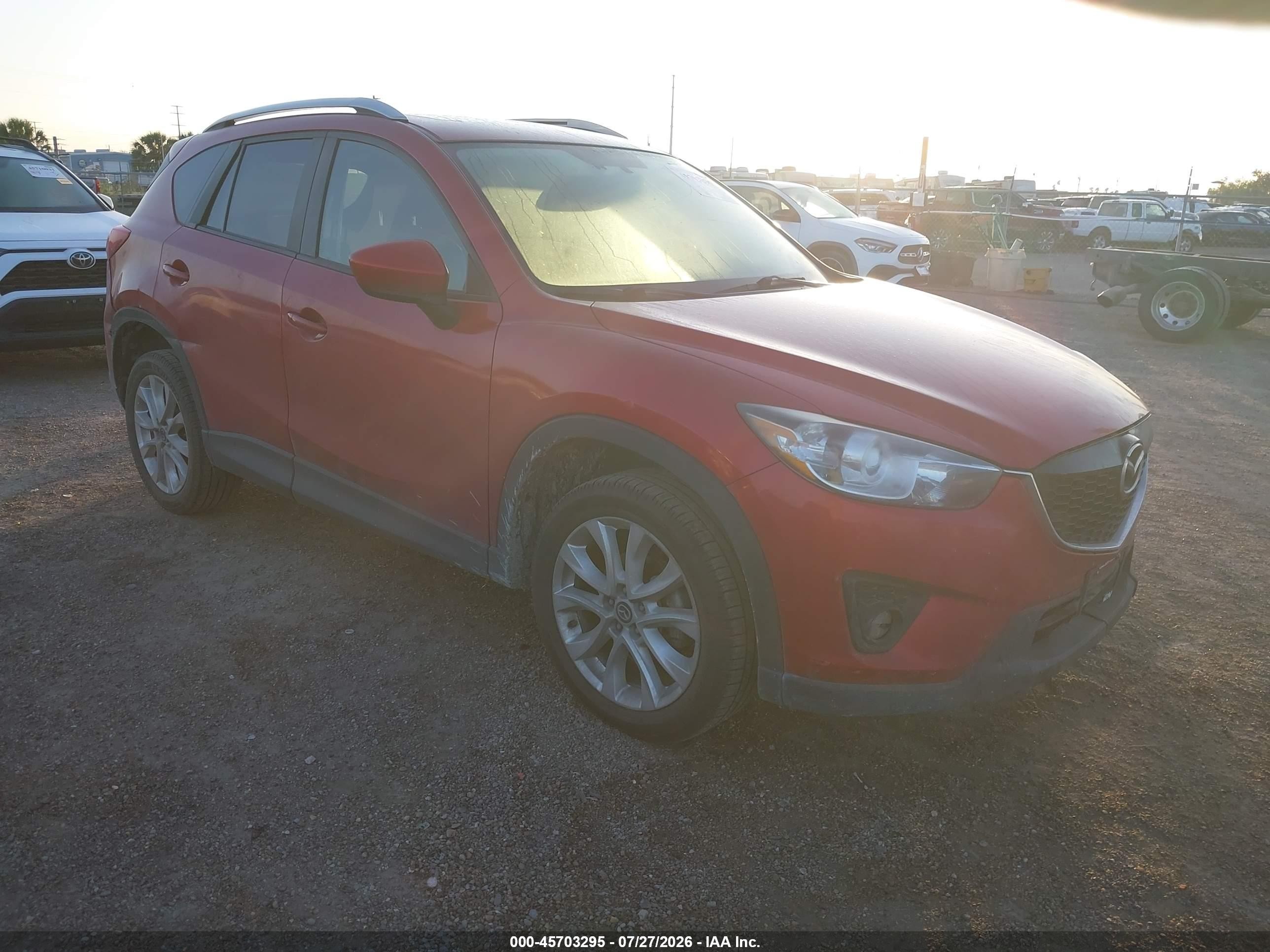2014 Mazda CX-5 Grand Touring, VIN JM3KE2DY7E0328603 — Бок